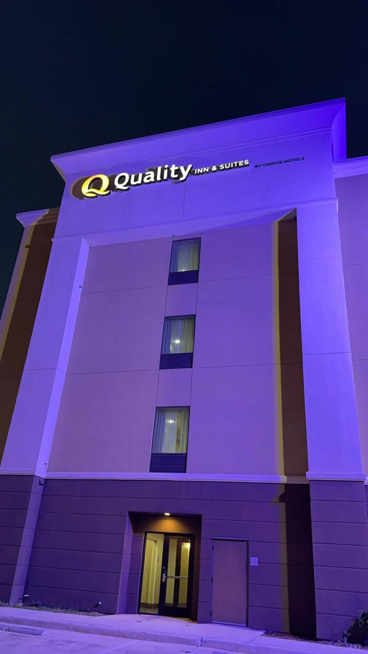 Night in Quality Inn & Suites Pearsall