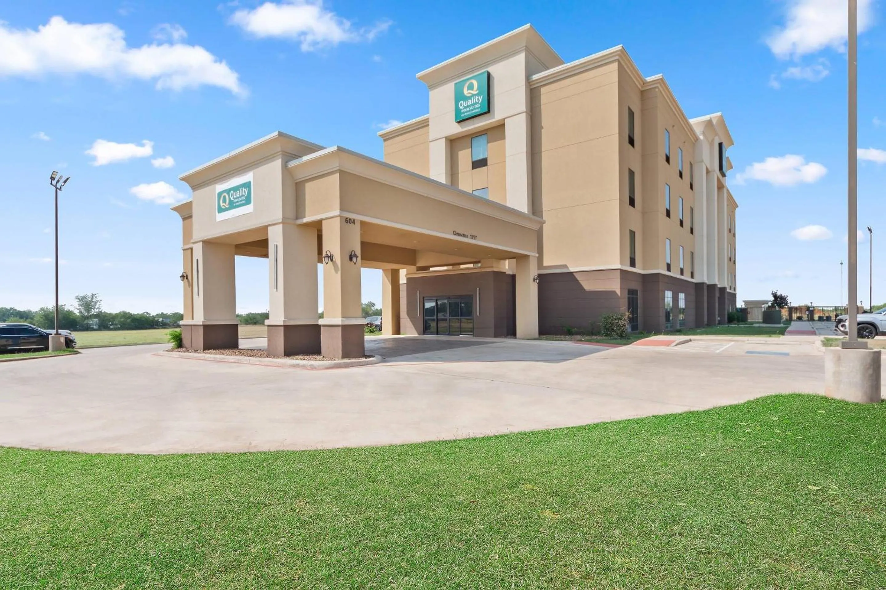 Quality Inn & Suites Pearsall