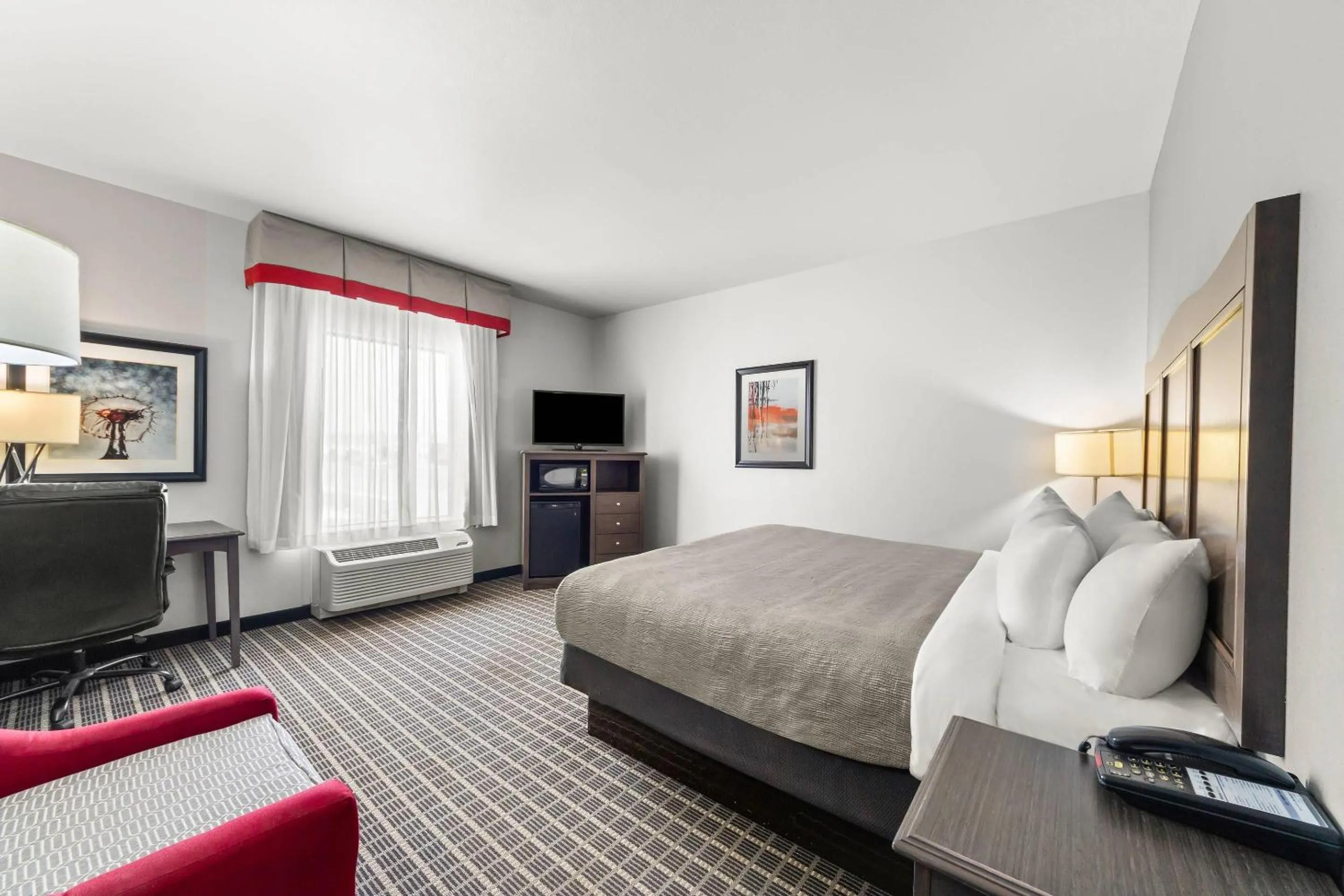 Bedroom, Bed in Quality Inn & Suites Pearsall