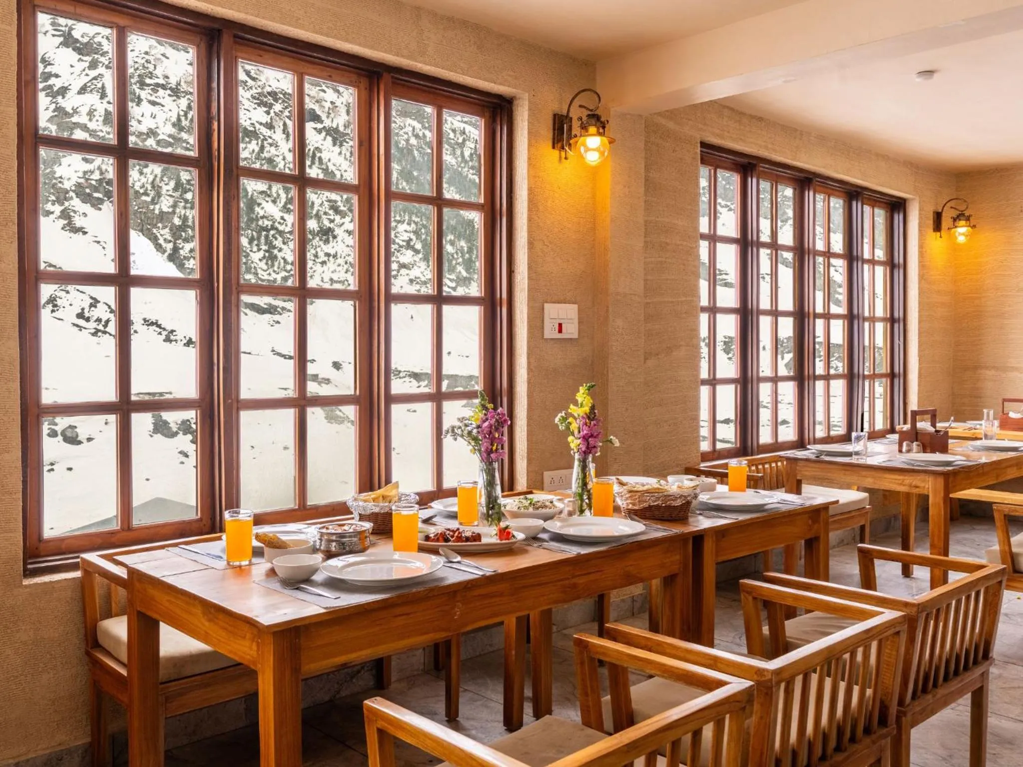 Restaurant/places to eat in Moustache Koksar Luxuria, Sissu