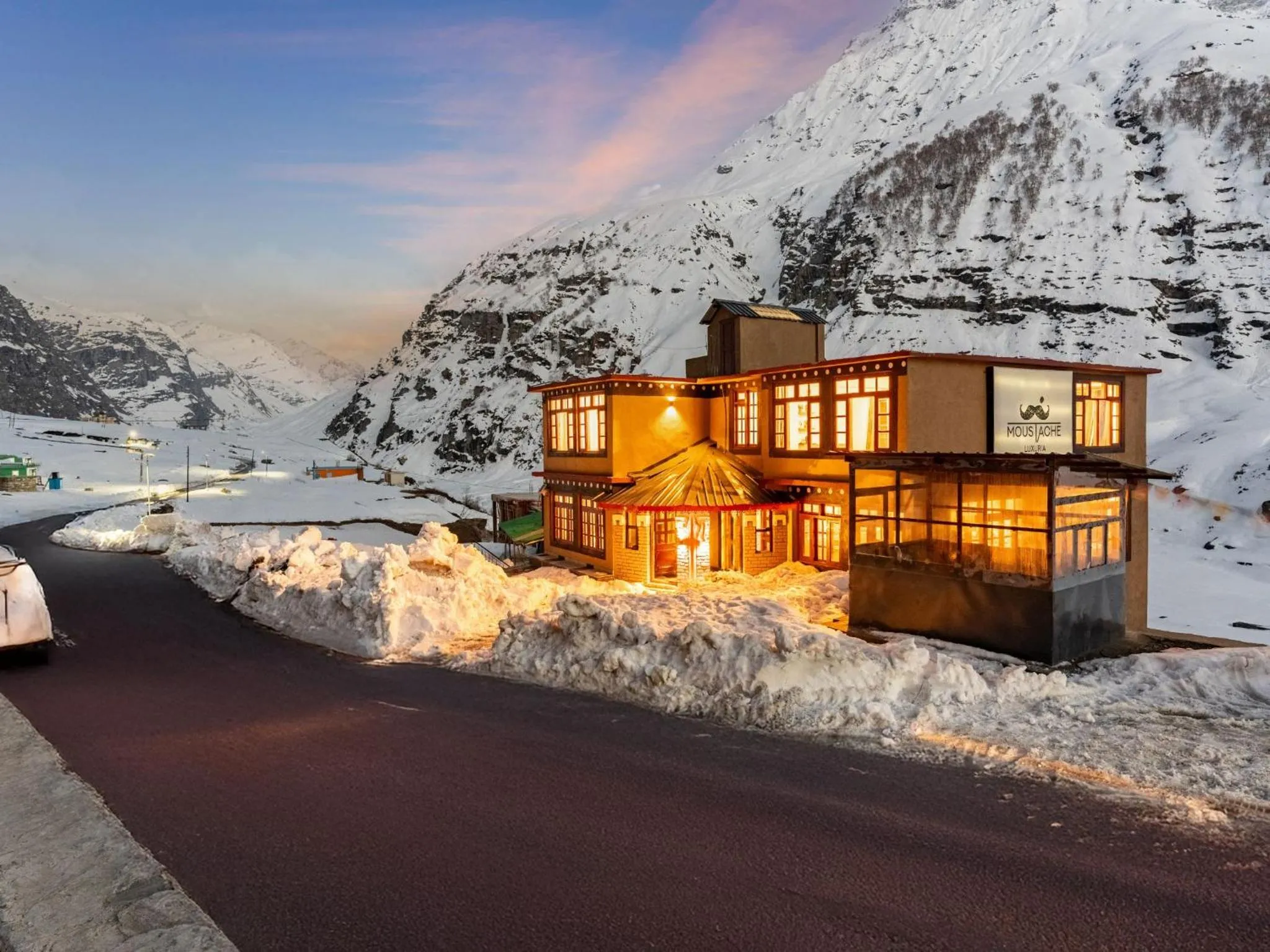 Property building in Moustache Koksar Luxuria, Sissu