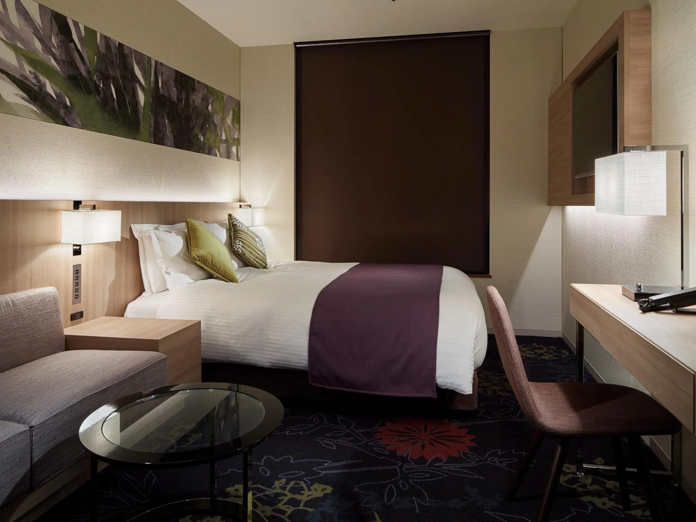 Photo of the whole room, Bed in Millennium Mitsui Garden Hotel Tokyo - Ginza