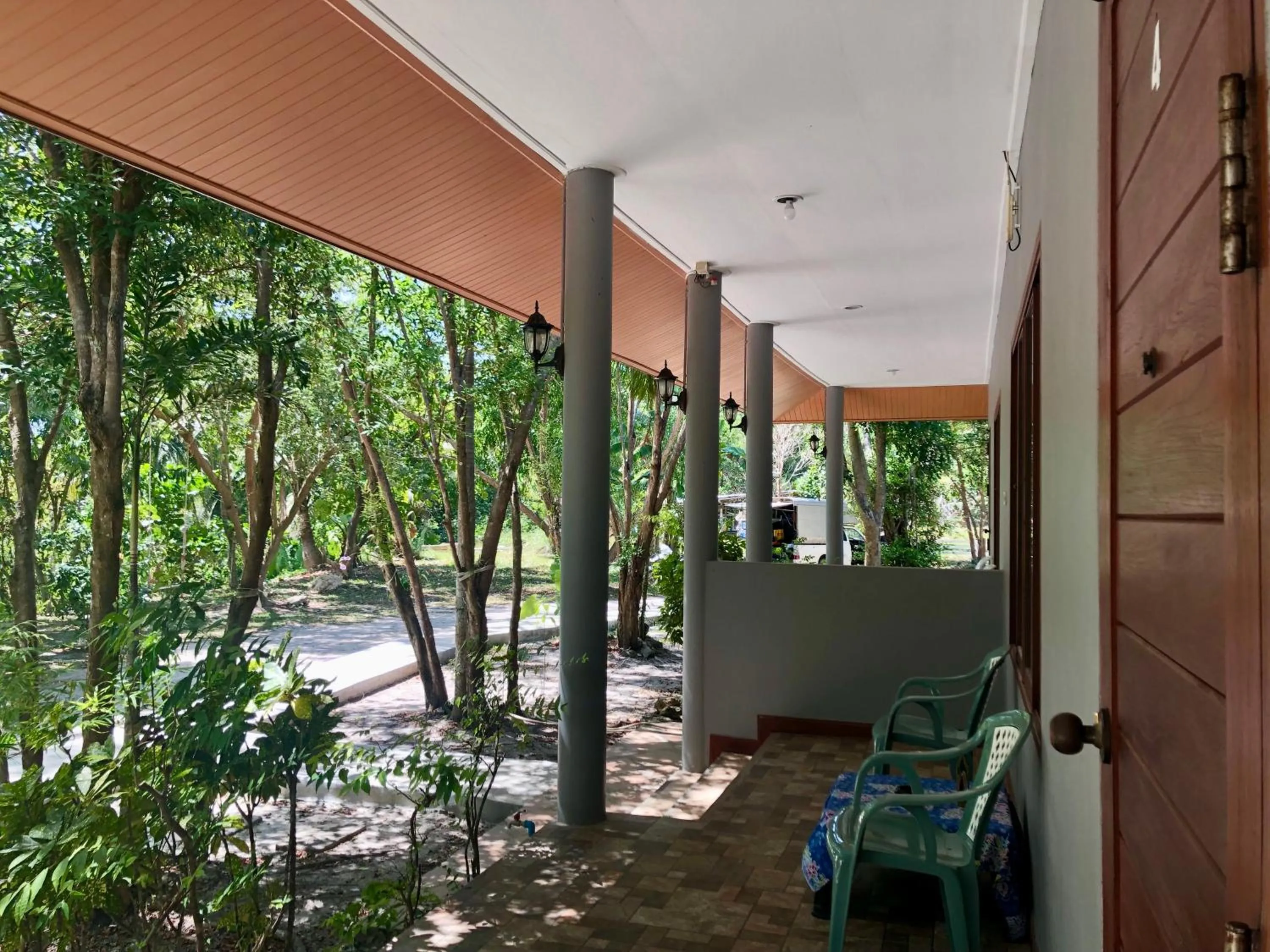 Inner courtyard view in Lanta Wanida Resort