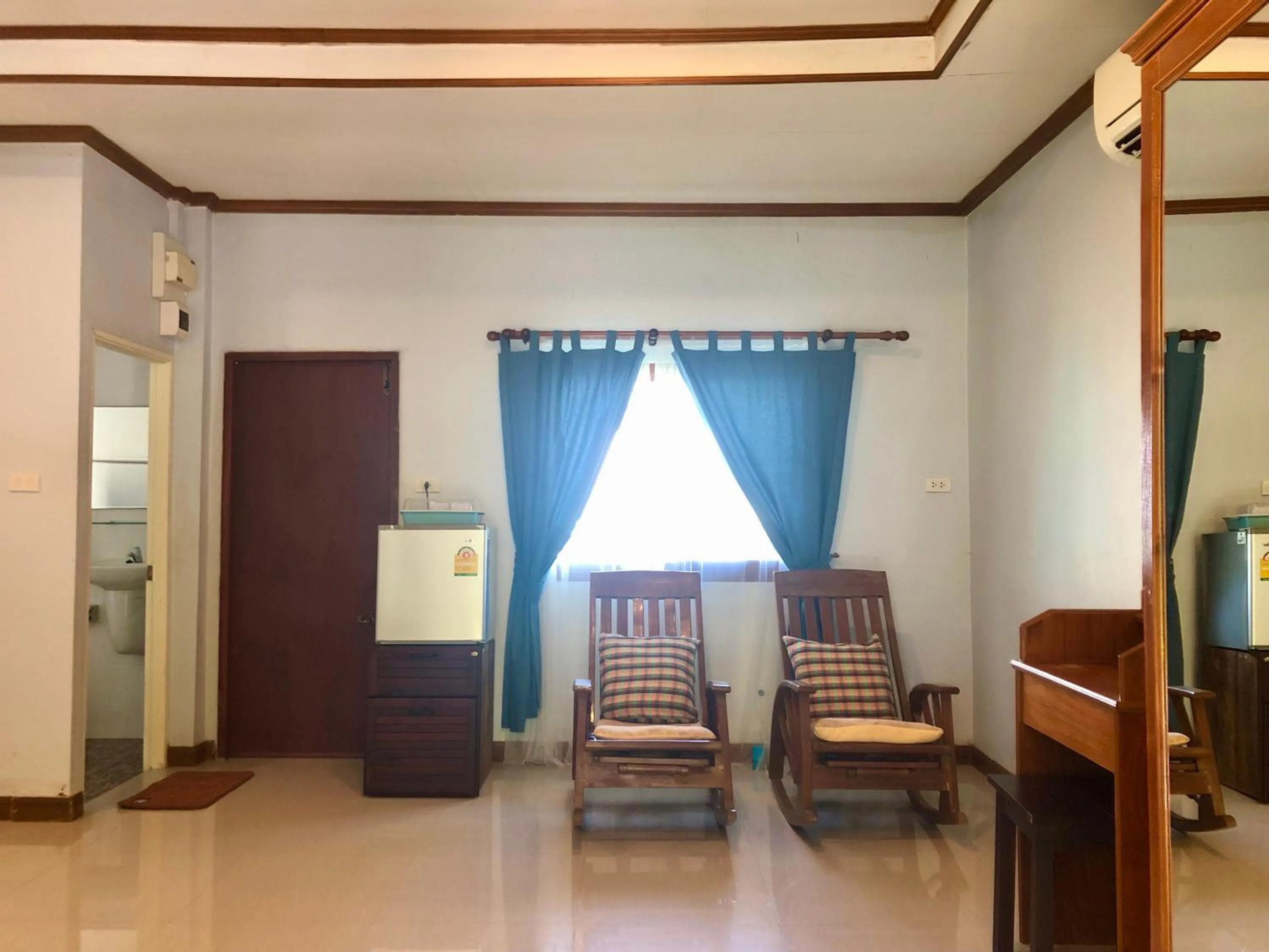 Photo of the whole room in Lanta Wanida Resort