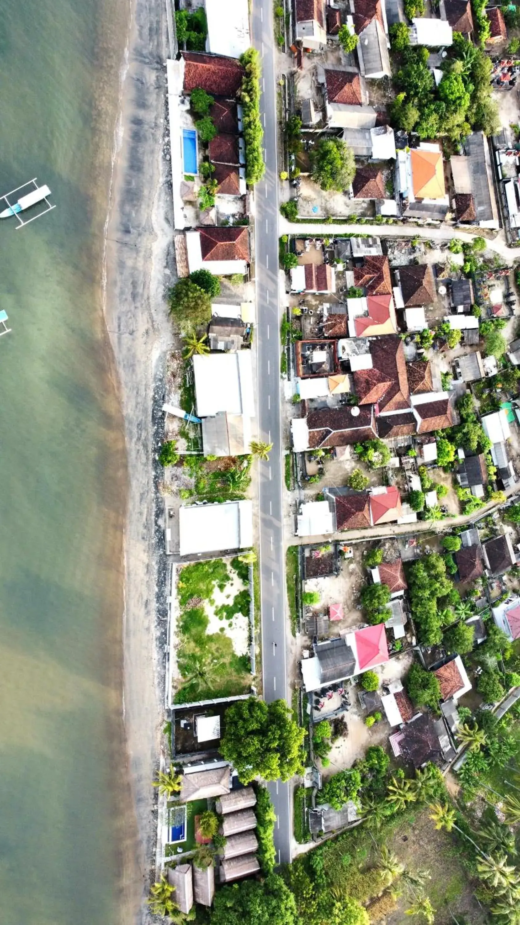 Property building in Krisna Bungalows and Restaurant Property building in Krisna Bungalows and Restaurant