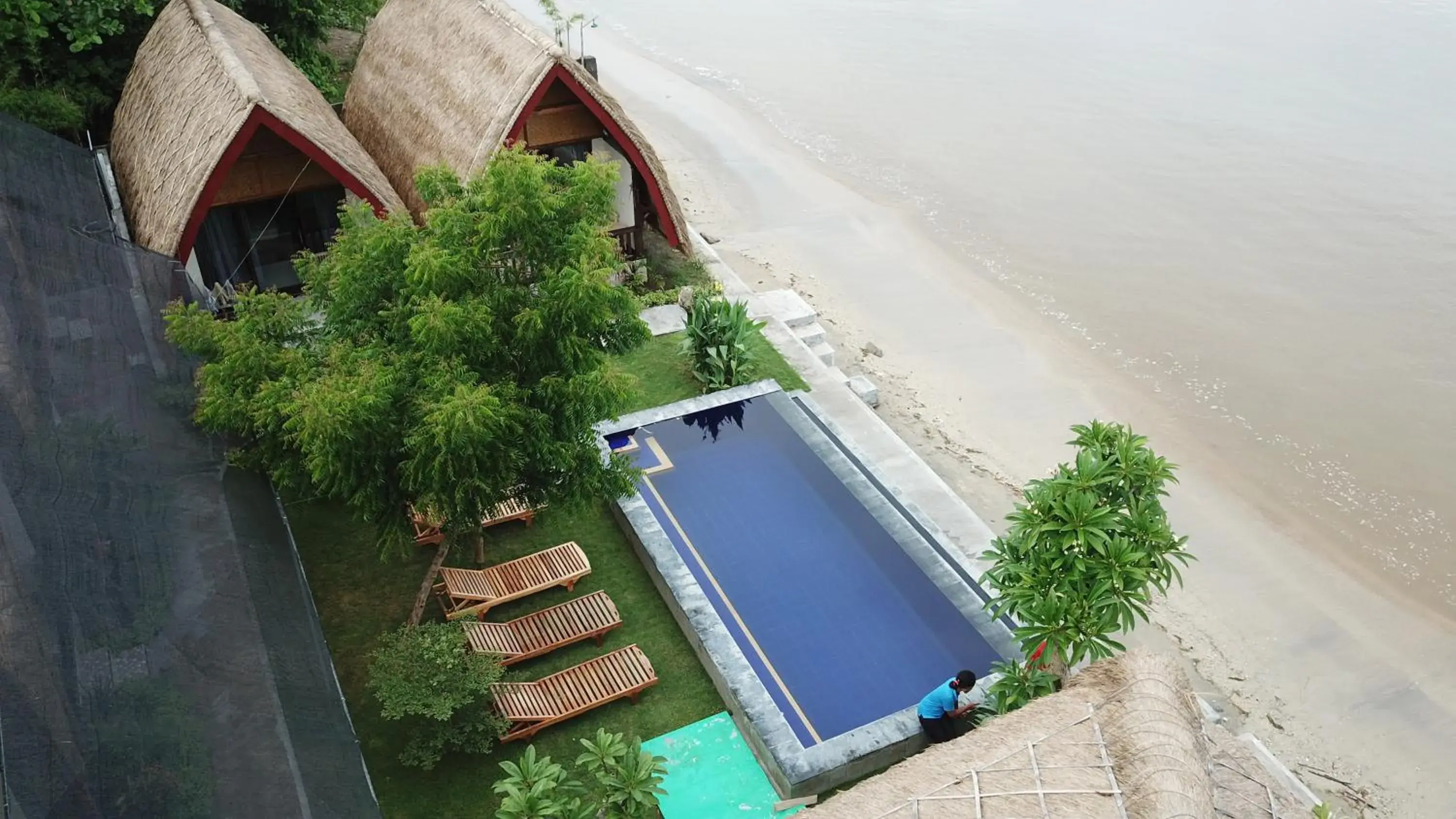 Garden in Krisna Bungalows and Restaurant Garden in Krisna Bungalows and Restaurant