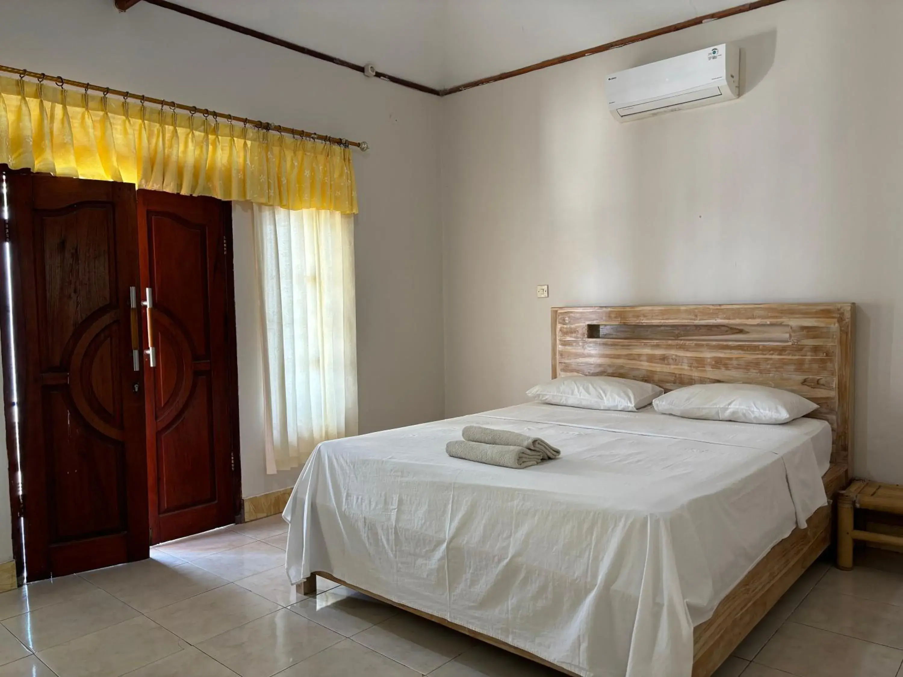 Bedroom, Bed in Krisna Bungalows and Restaurant Bedroom, Bed in Krisna Bungalows and Restaurant