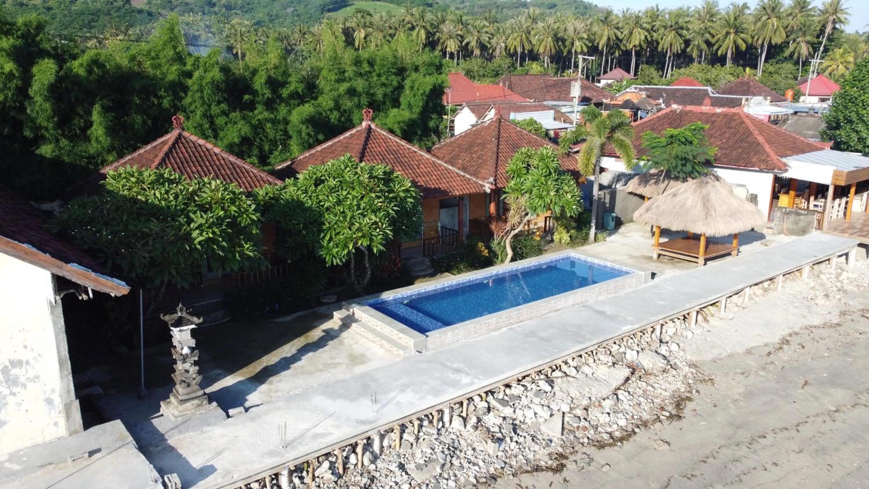 Property building in Krisna Bungalows and Restaurant