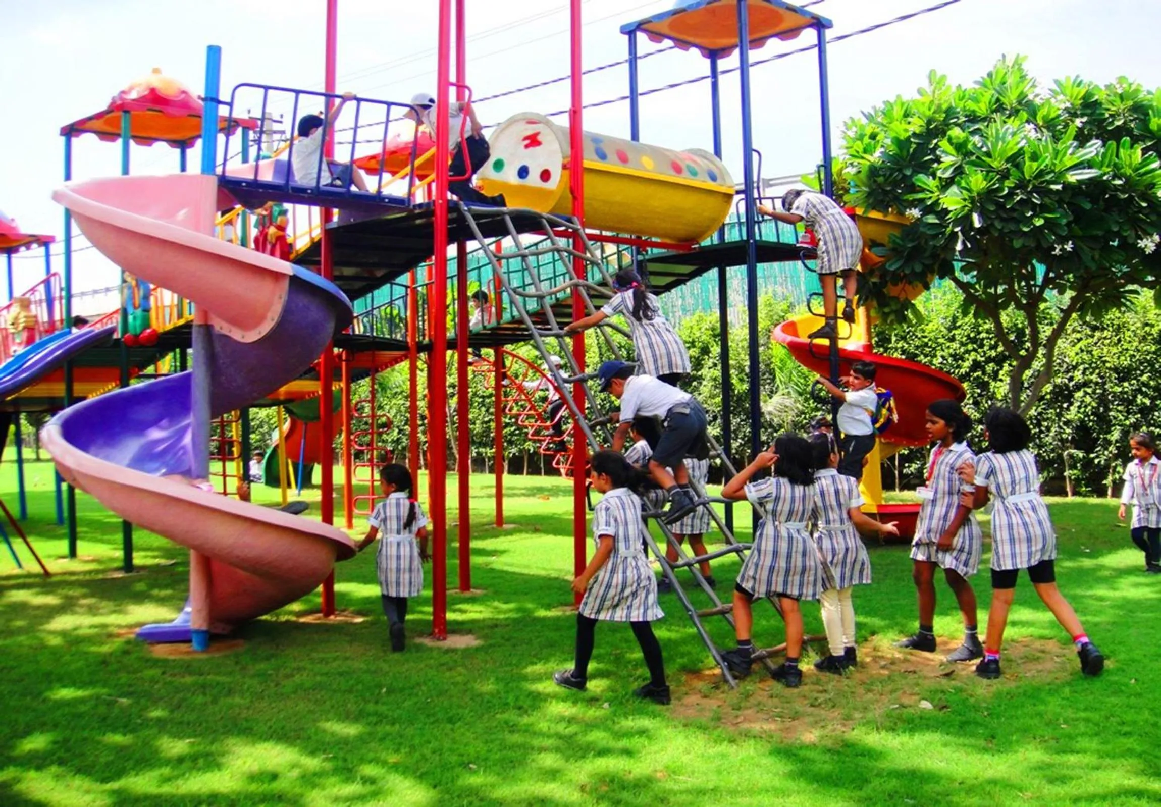 Area and facilities in Aapno Ghar Resort & Amusement Park