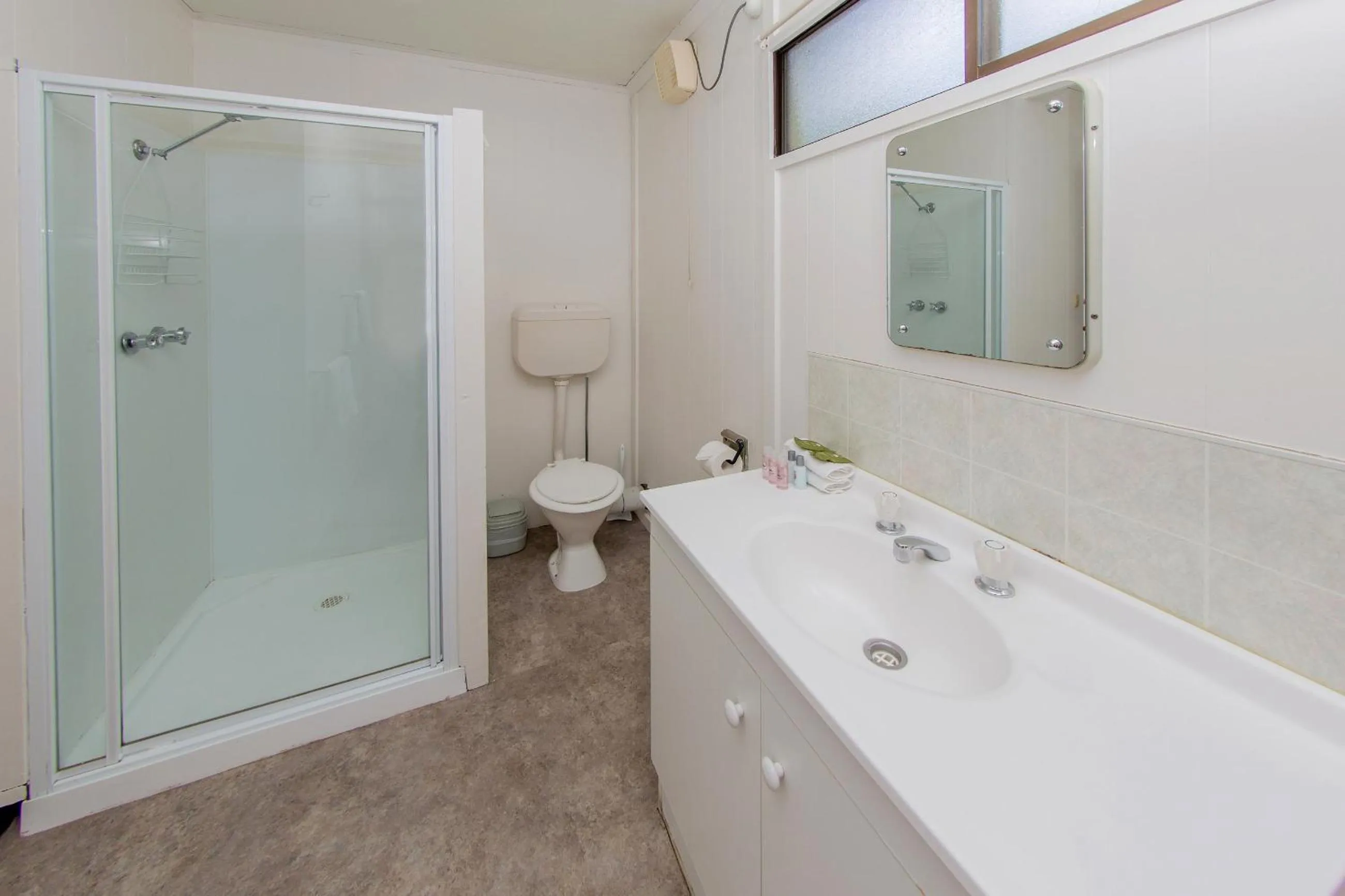 Shower in BIG4 Shepparton Park Lane Holiday Park