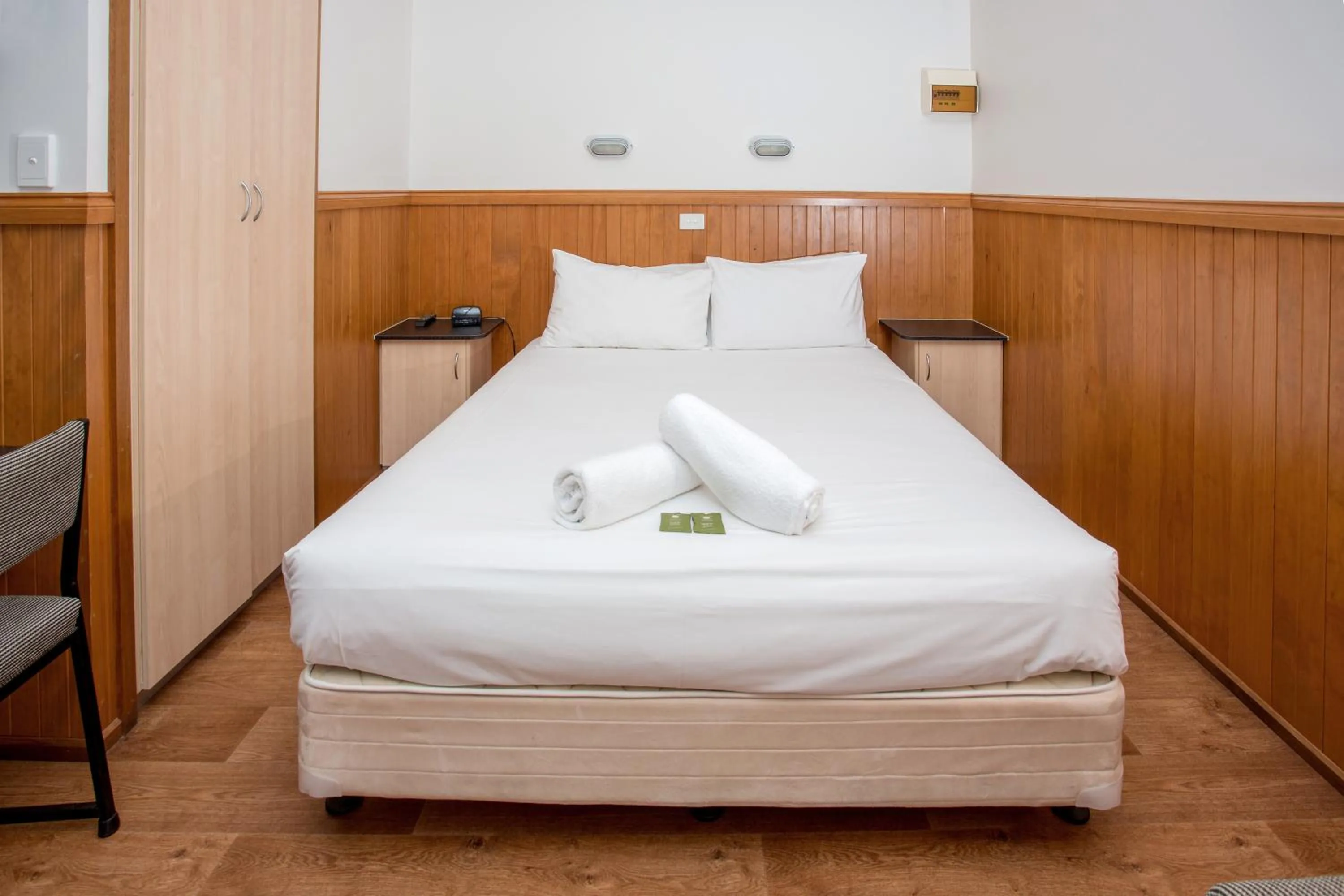 Bed in BIG4 Shepparton Park Lane Holiday Park