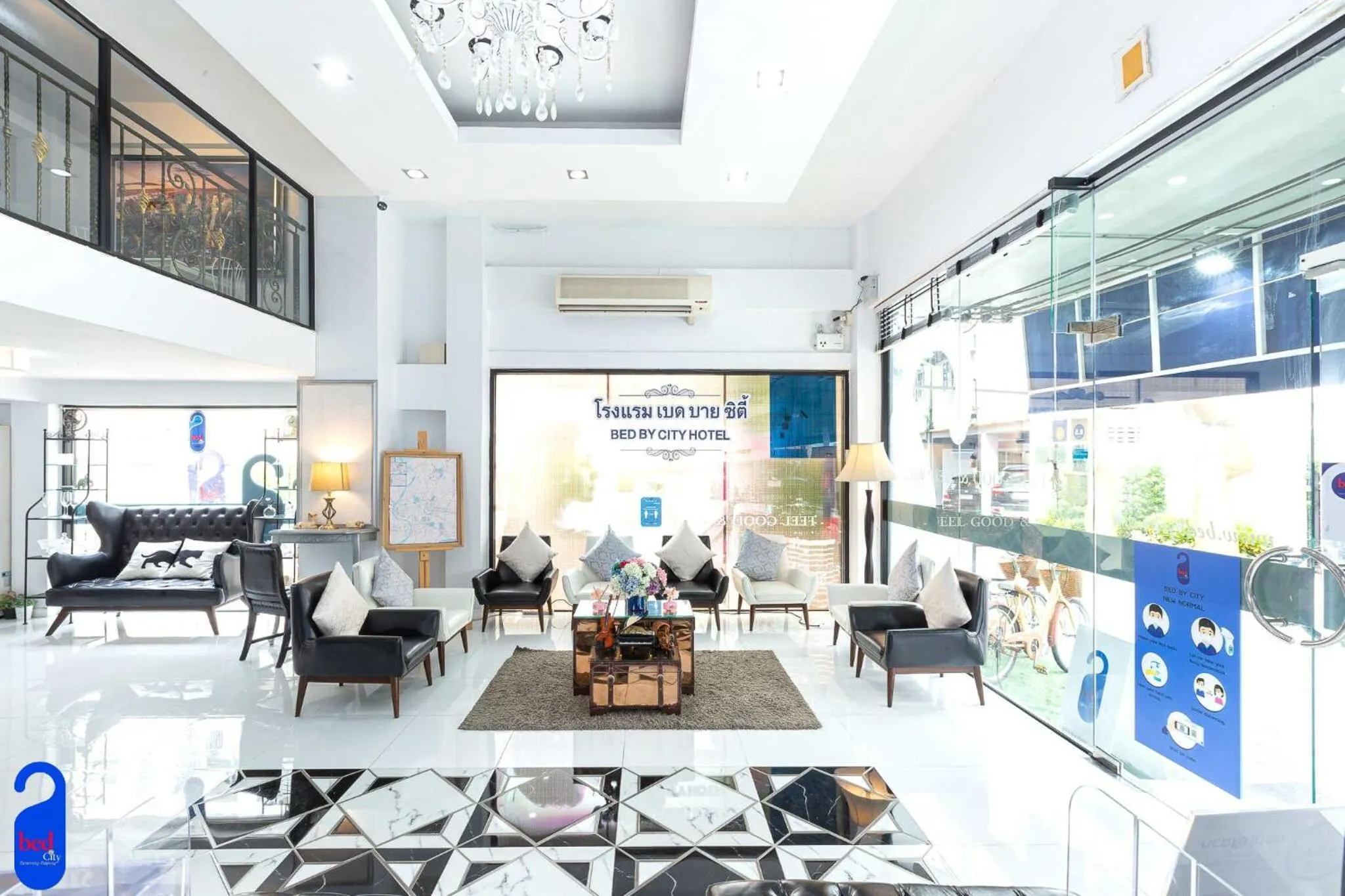 Living room in Bed By City Hotel