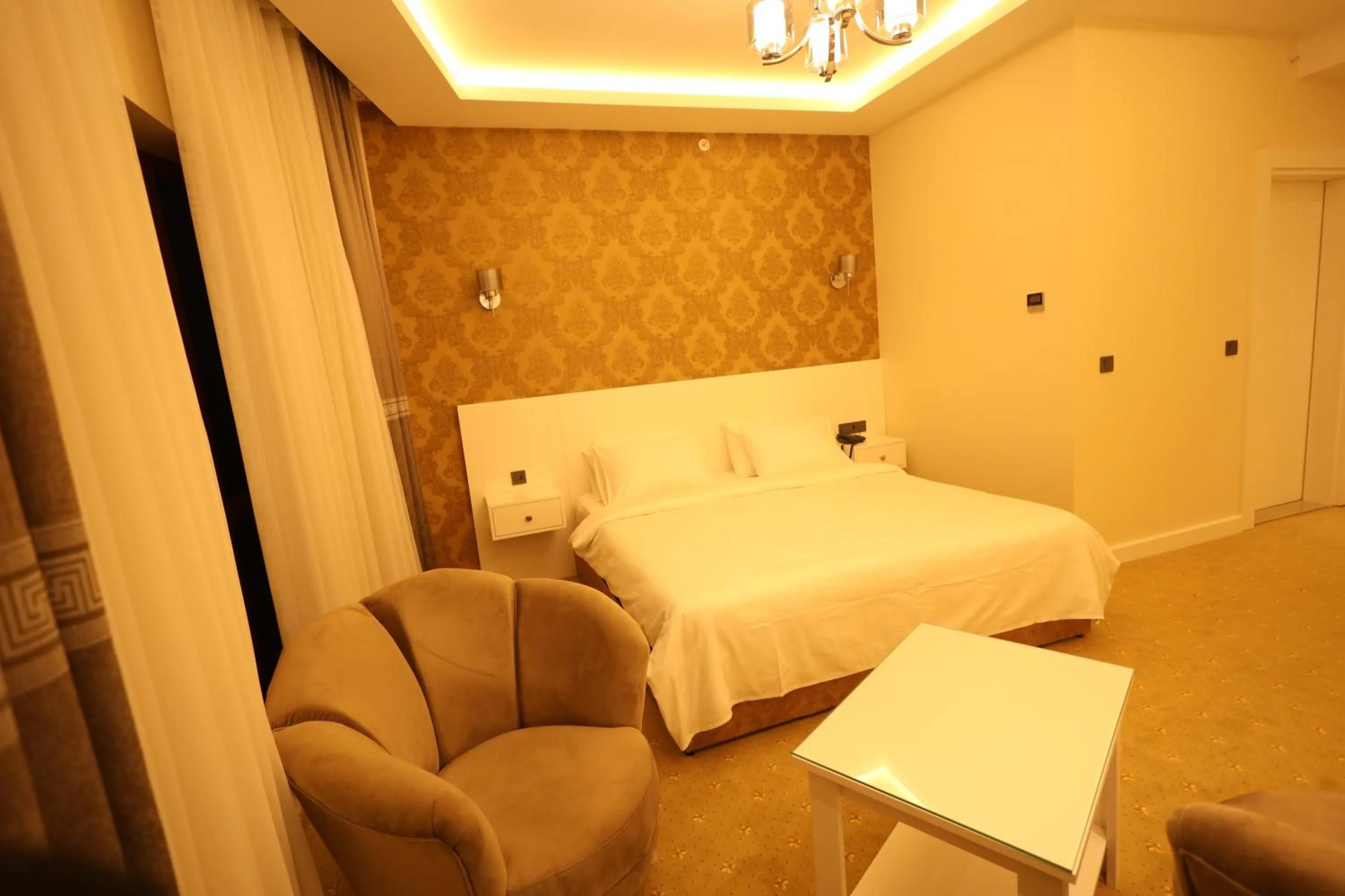 Living room, Bed in Green Roof Boutique Hotel & SPA Istanbul Airport