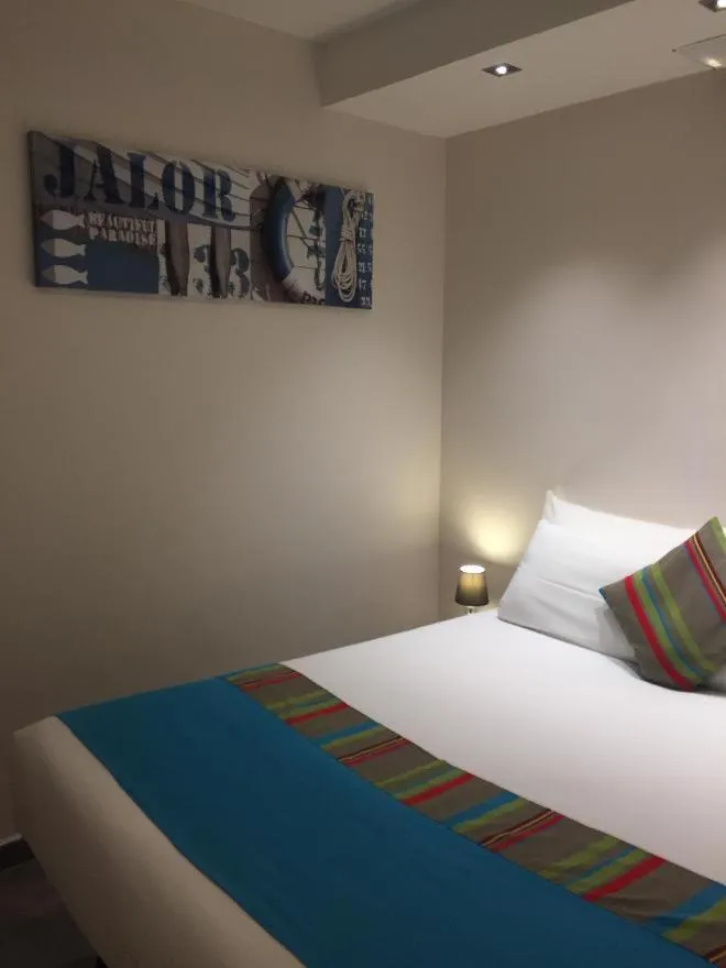 Bed in Hotel Le Majestic Canet plage