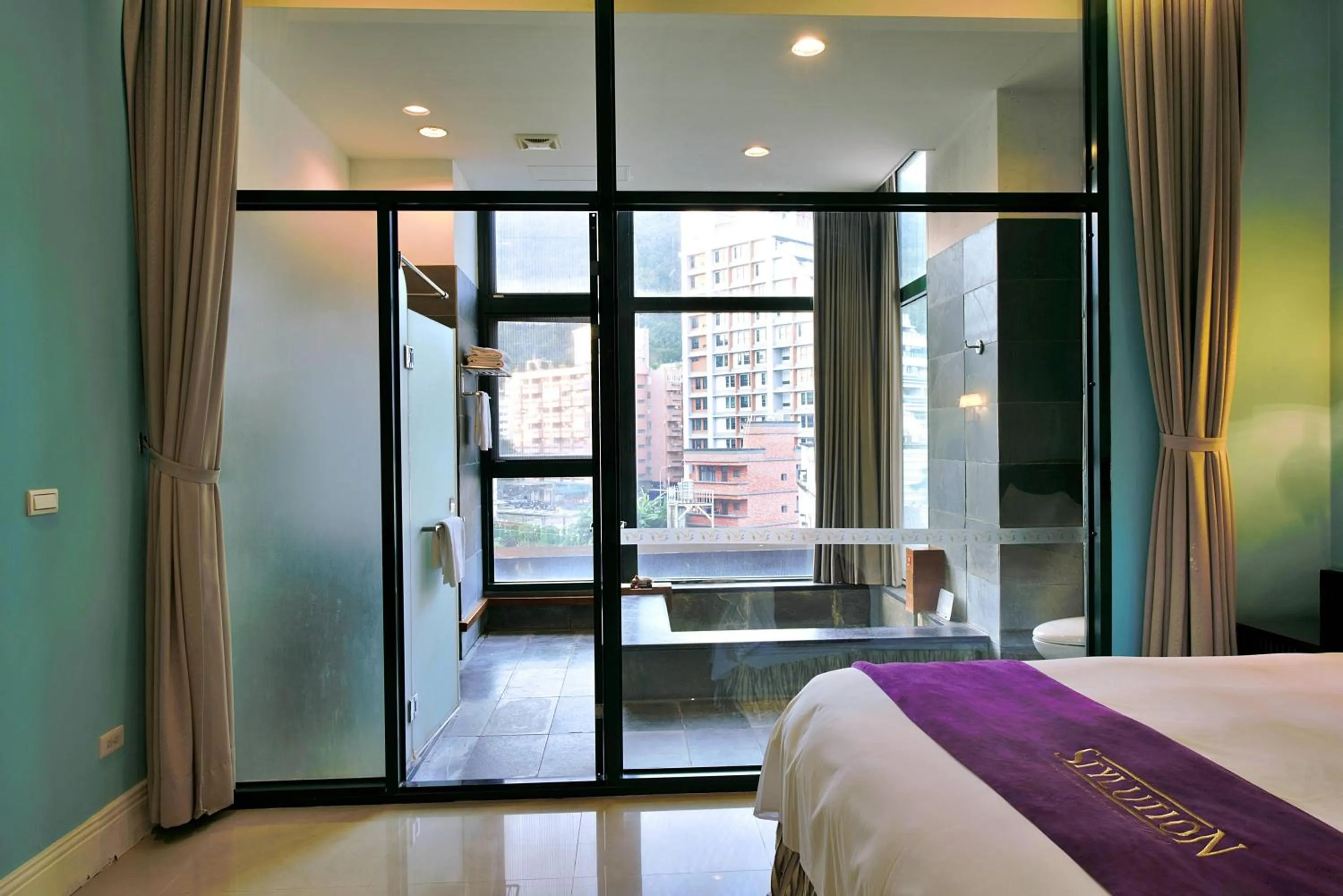 Bed in Muen Hot Spring Hotel