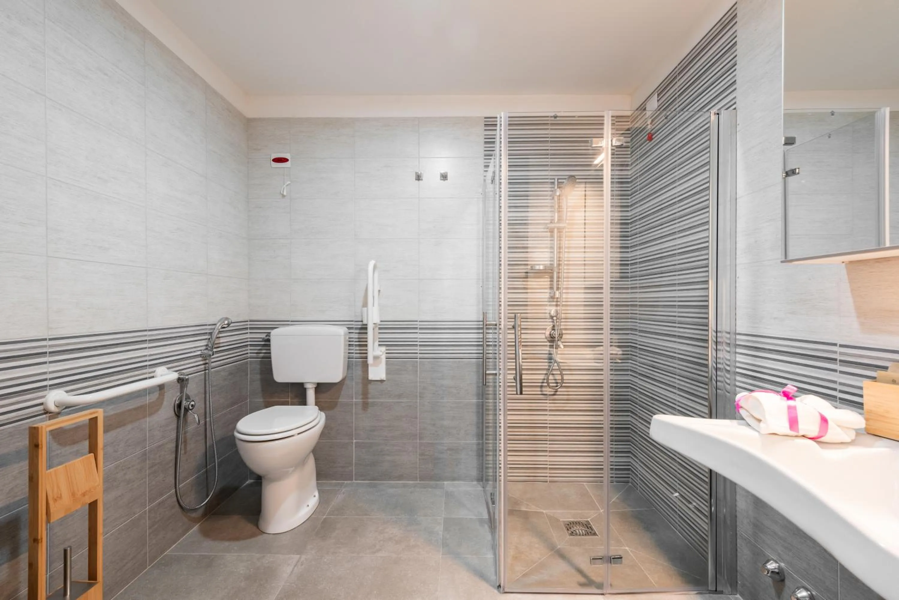 Facility for disabled guests in Ottavia Residence Roma