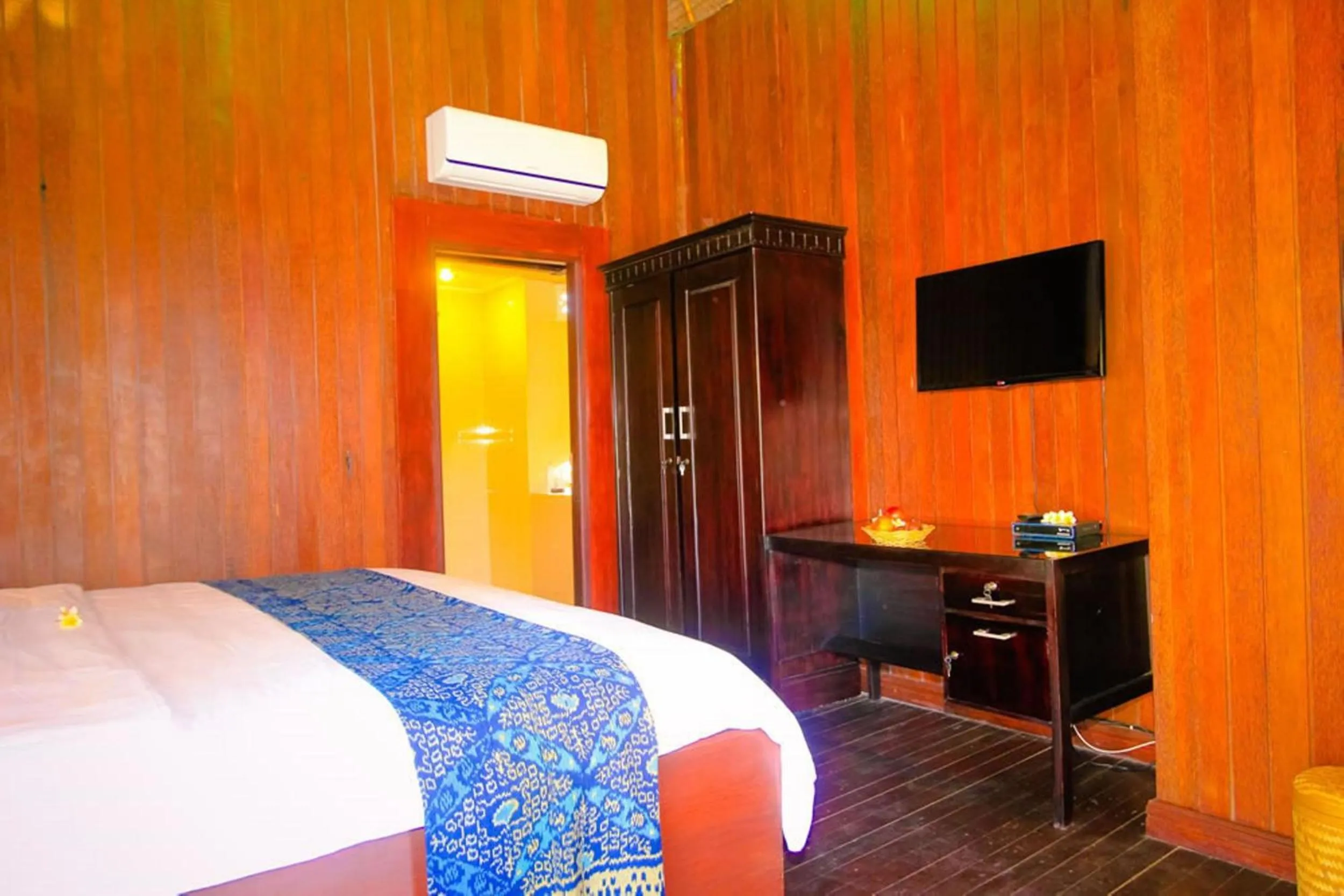TV and multimedia, Bed in Radiant Jepun Villa