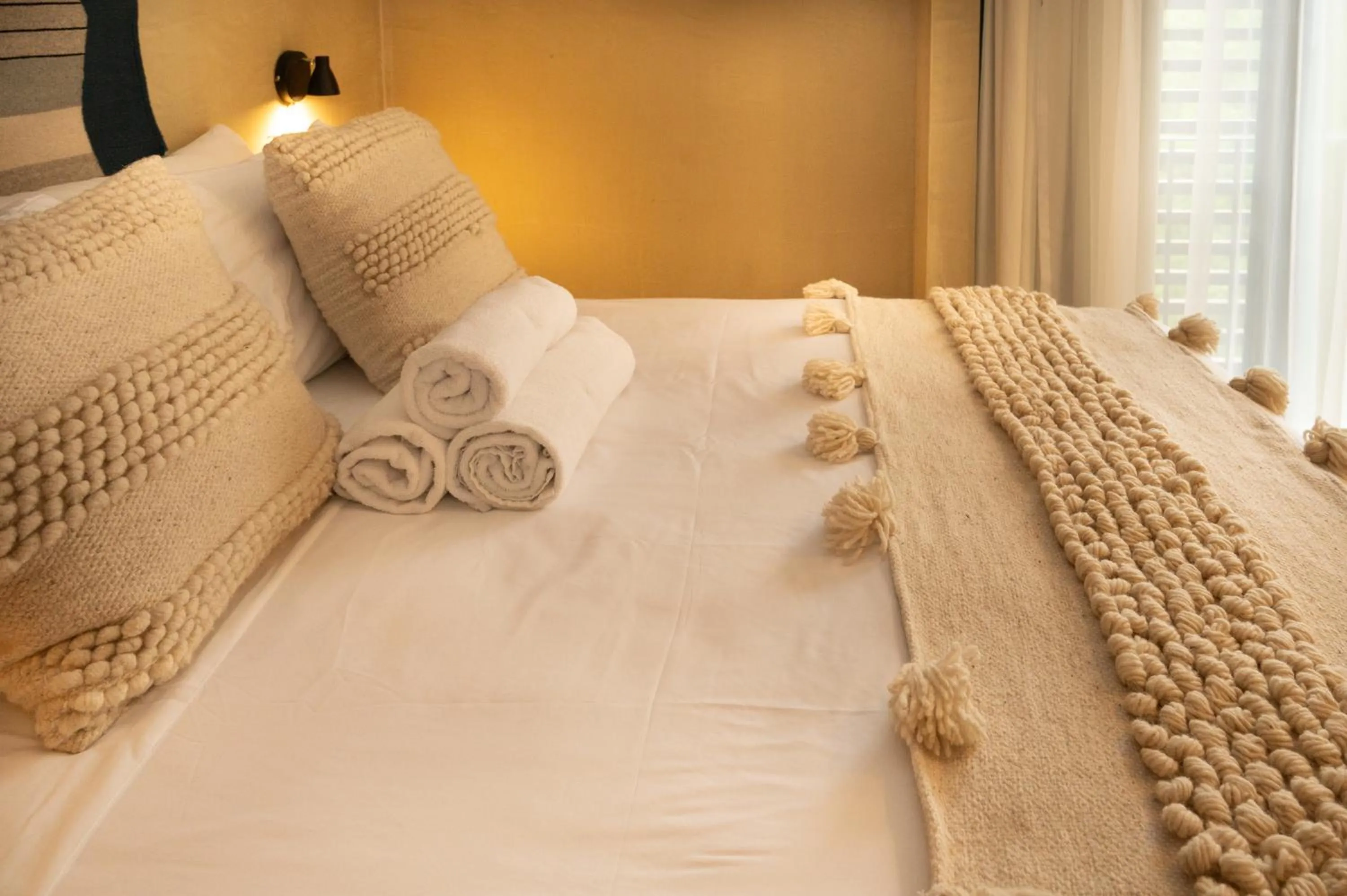 Bed in Maramara Centro