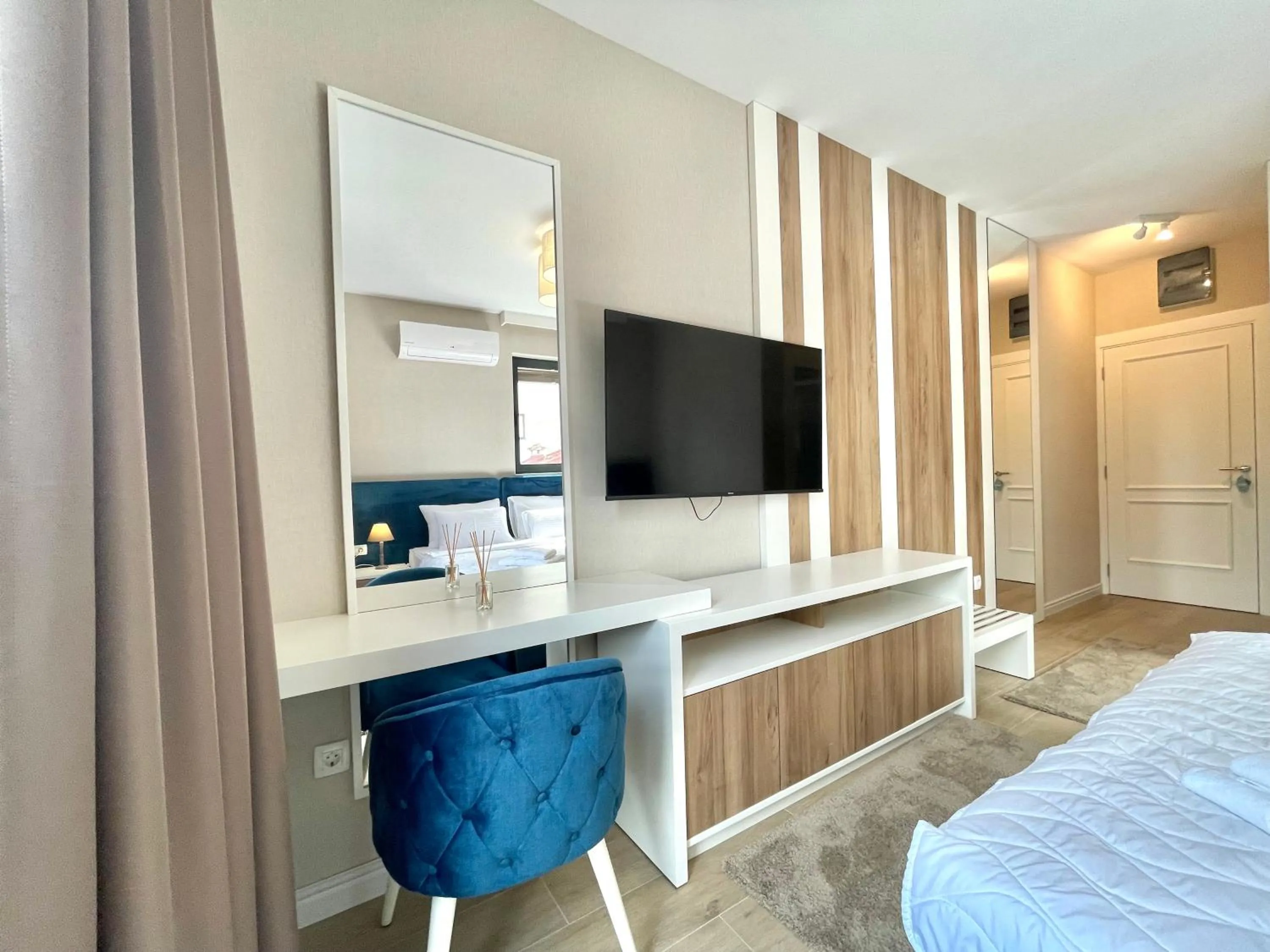 Bedroom, Bed in Comfort Apartments Pasha