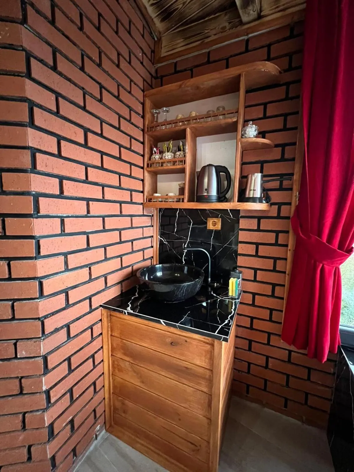 Coffee/tea facilities in Peruma otel