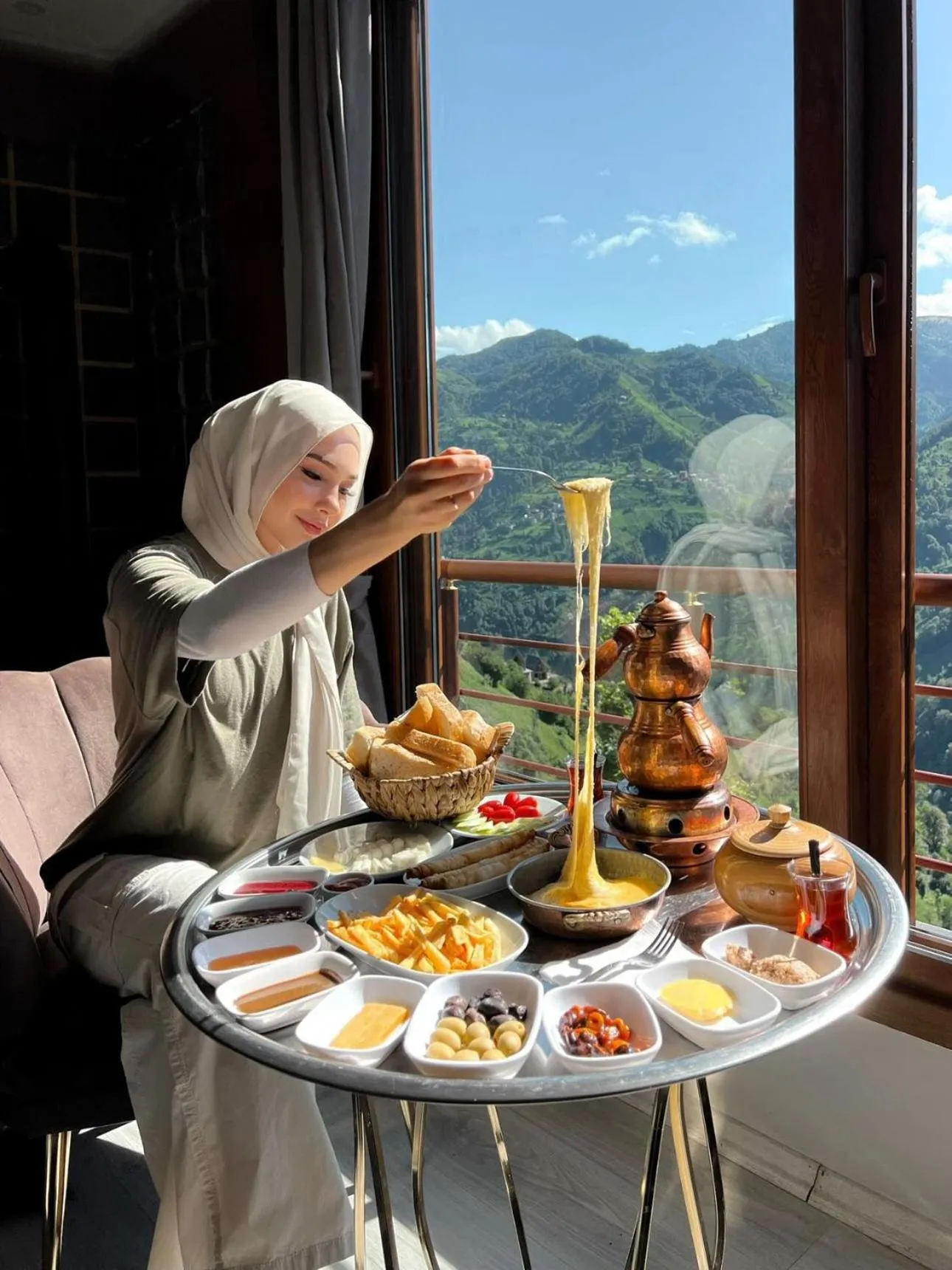 Restaurant/places to eat in Peruma otel