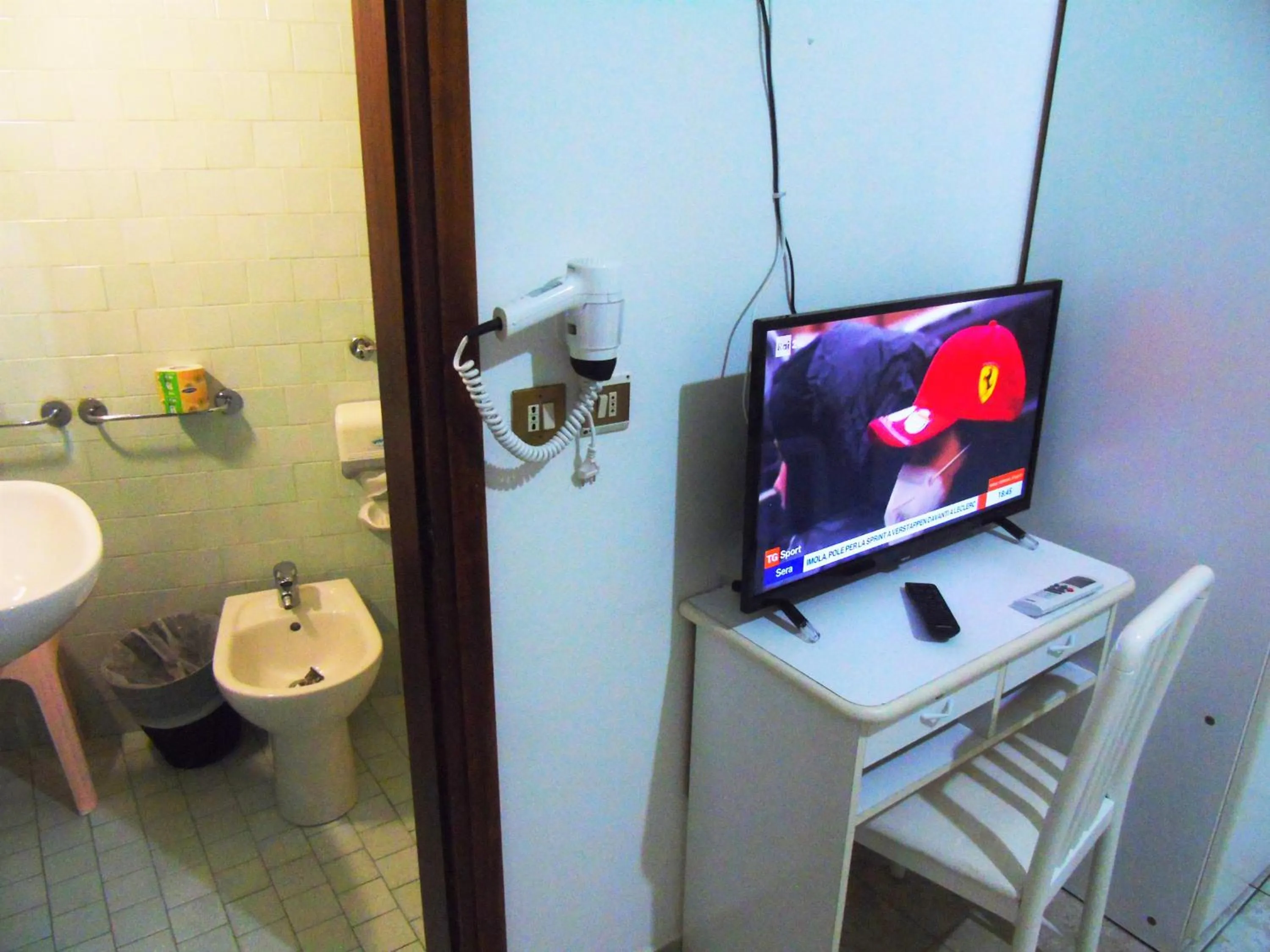 Bathroom in Hotel Zeus Lido di Classe Room Only