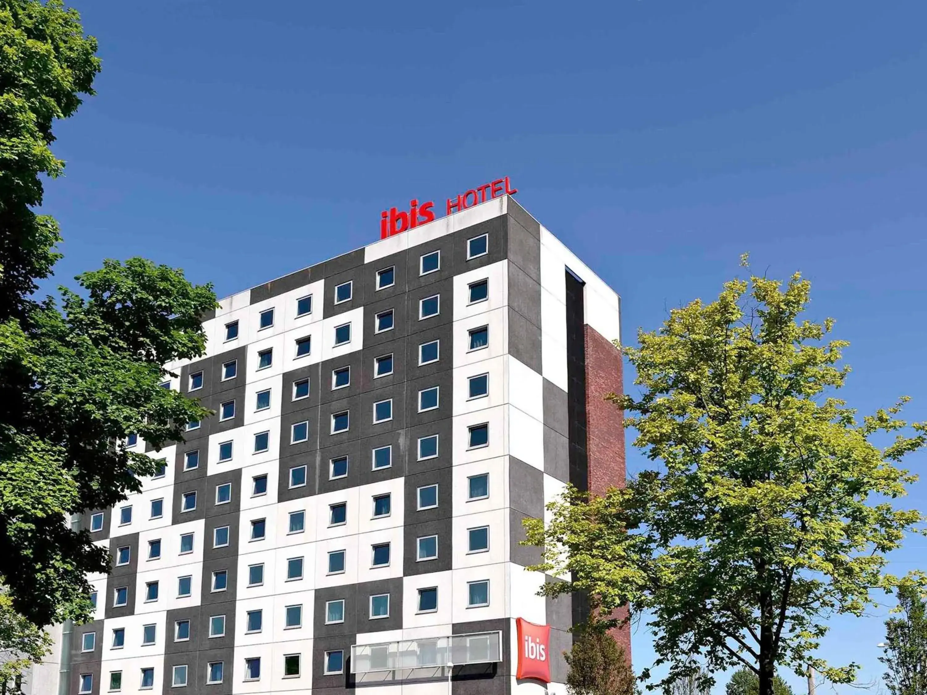 Property building in ibis Amsterdam City West Property building in ibis Amsterdam City West