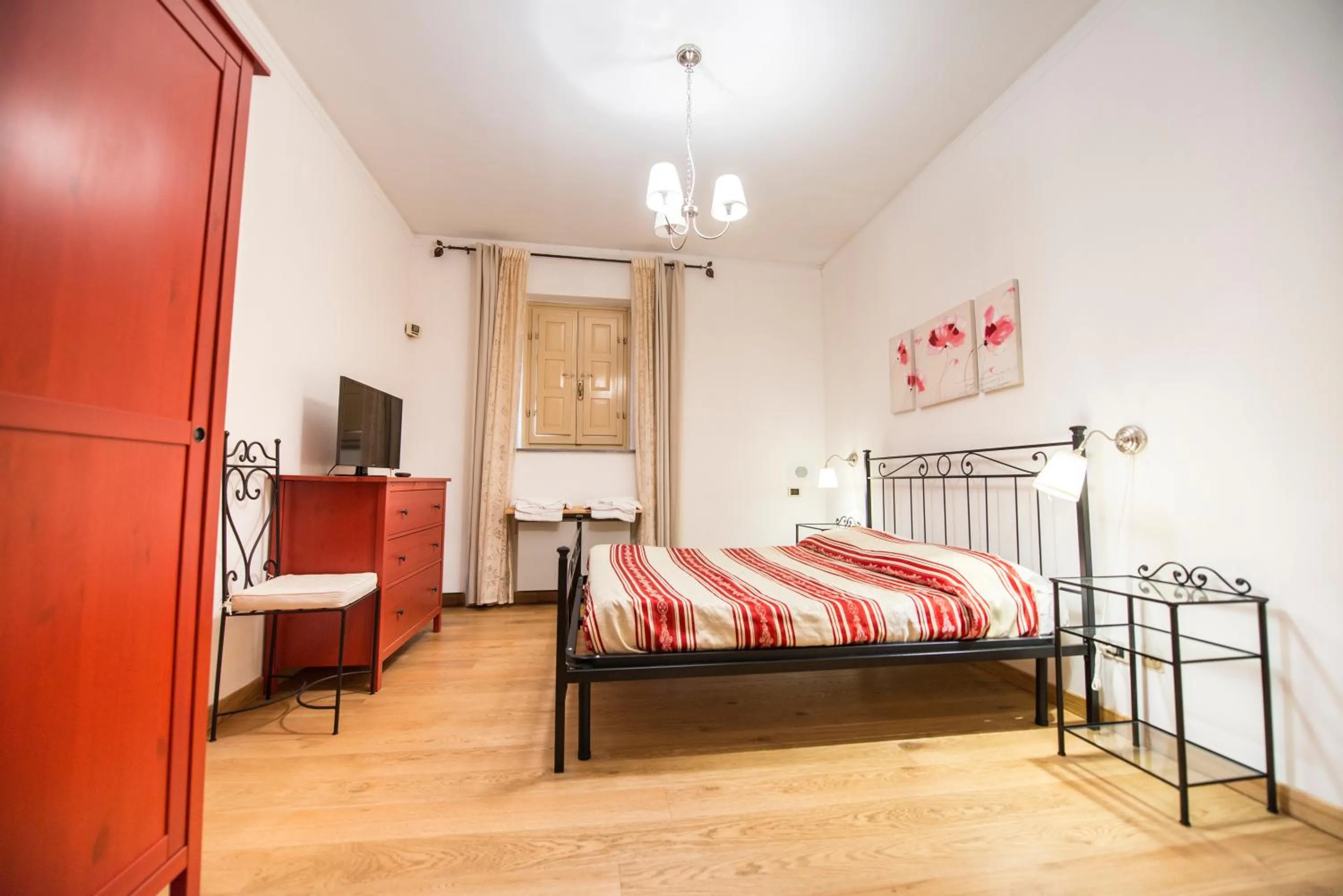 Double Room with Private Bathroom in Bernardone