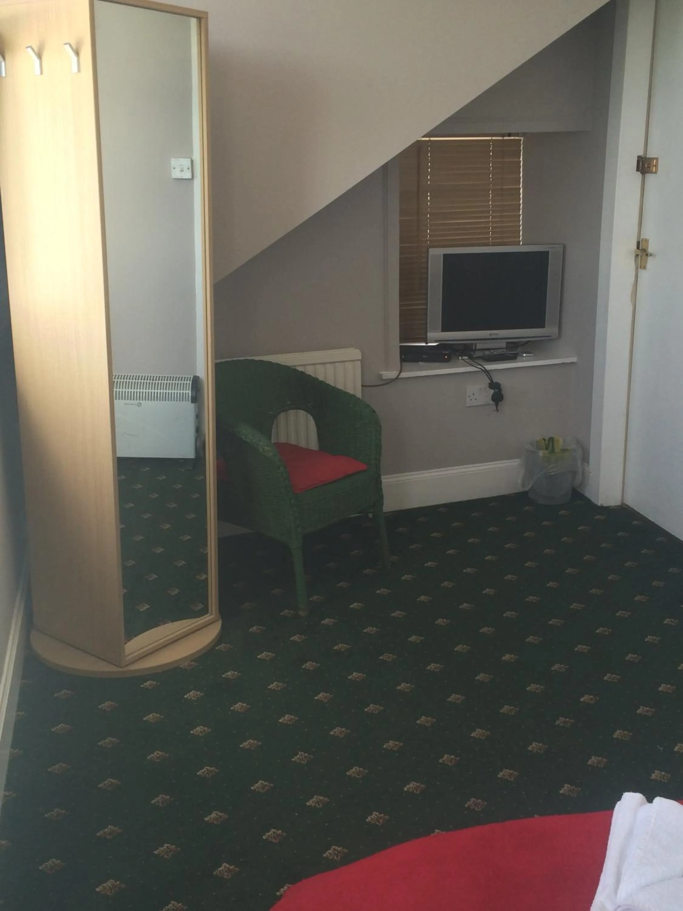 TV and multimedia, Bed in Broom Lodge