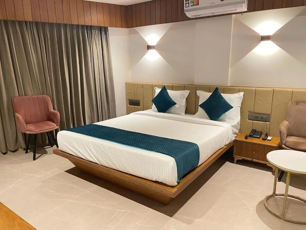 Photo of the whole room, Bed in Hotel Emora Tree