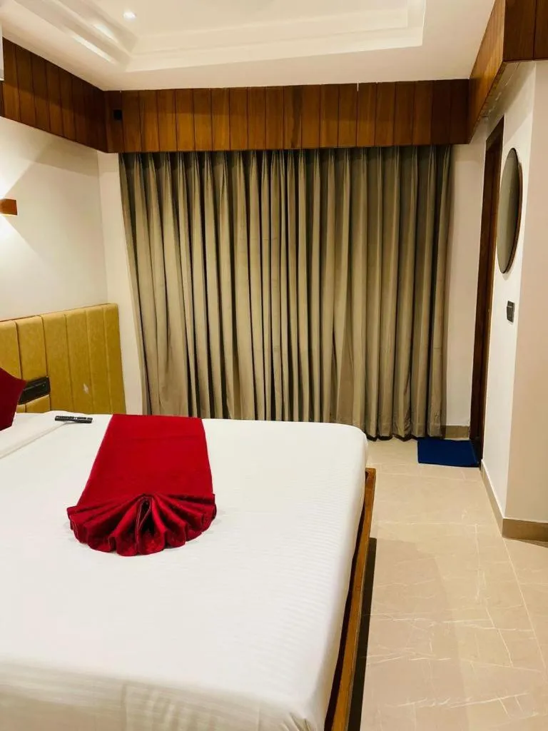 Photo of the whole room, Bed in Hotel Emora Tree