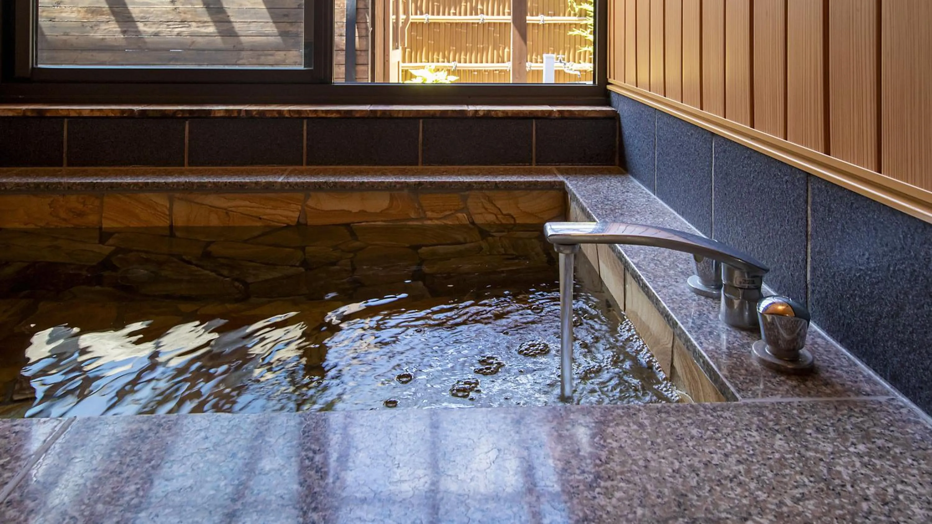 Hanare no yado Kamigakure