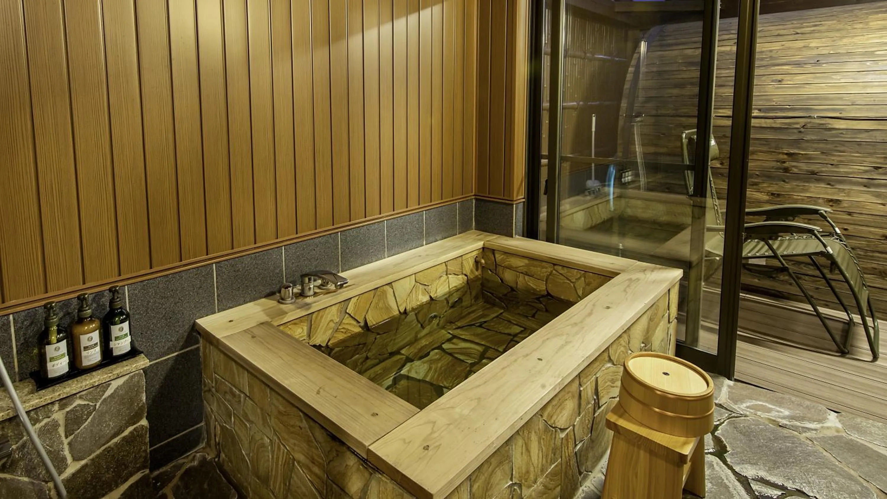 Hanare no yado Kamigakure