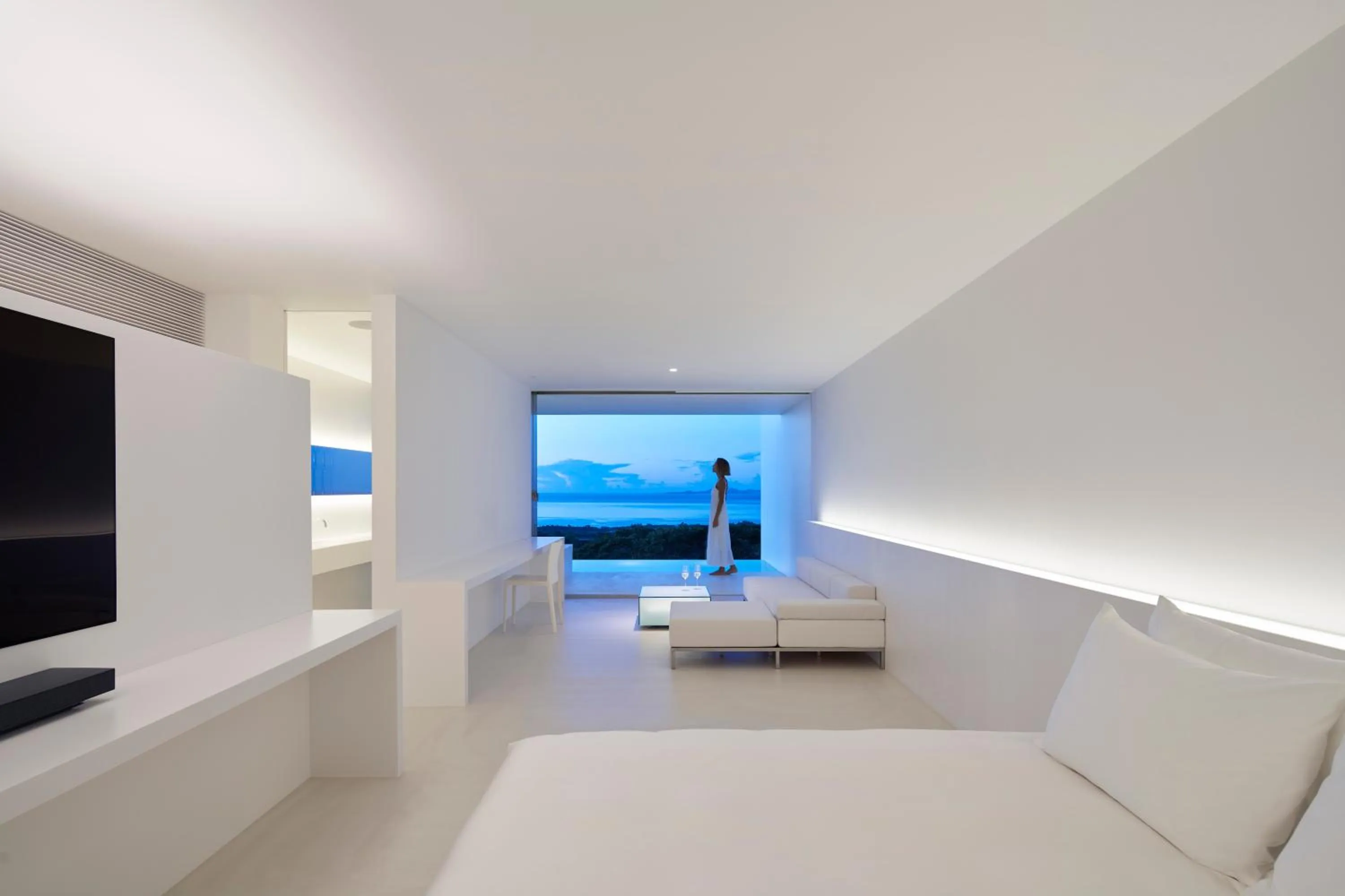 TV and multimedia, Bed in EMIL NAKIJIN