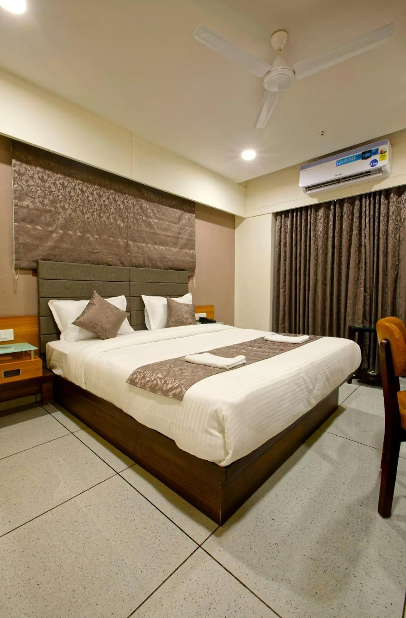 Bed in HOTEL AURELLIA