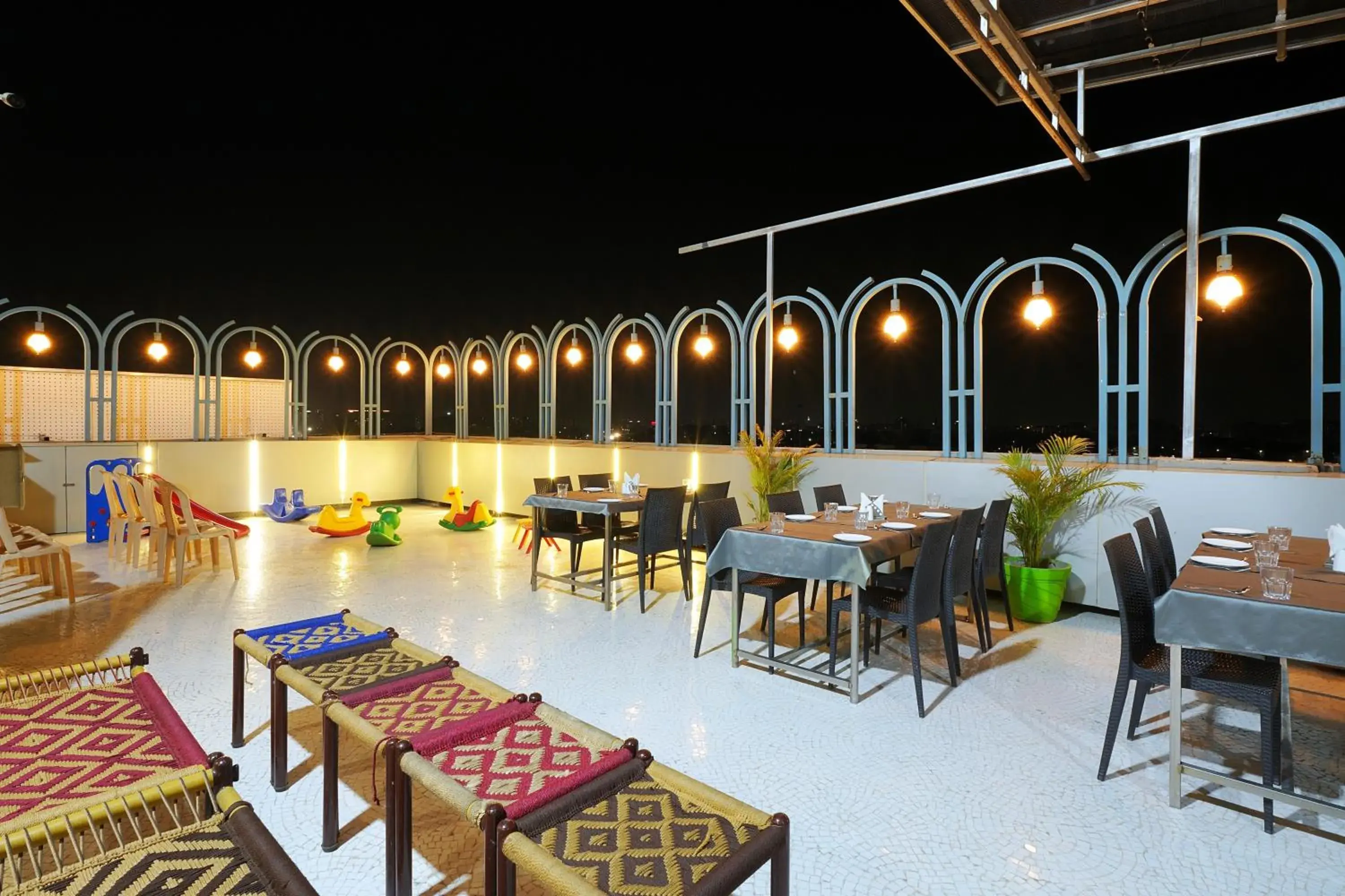 Restaurant/places to eat in HOTEL AURELLIA Restaurant/places to eat in HOTEL AURELLIA