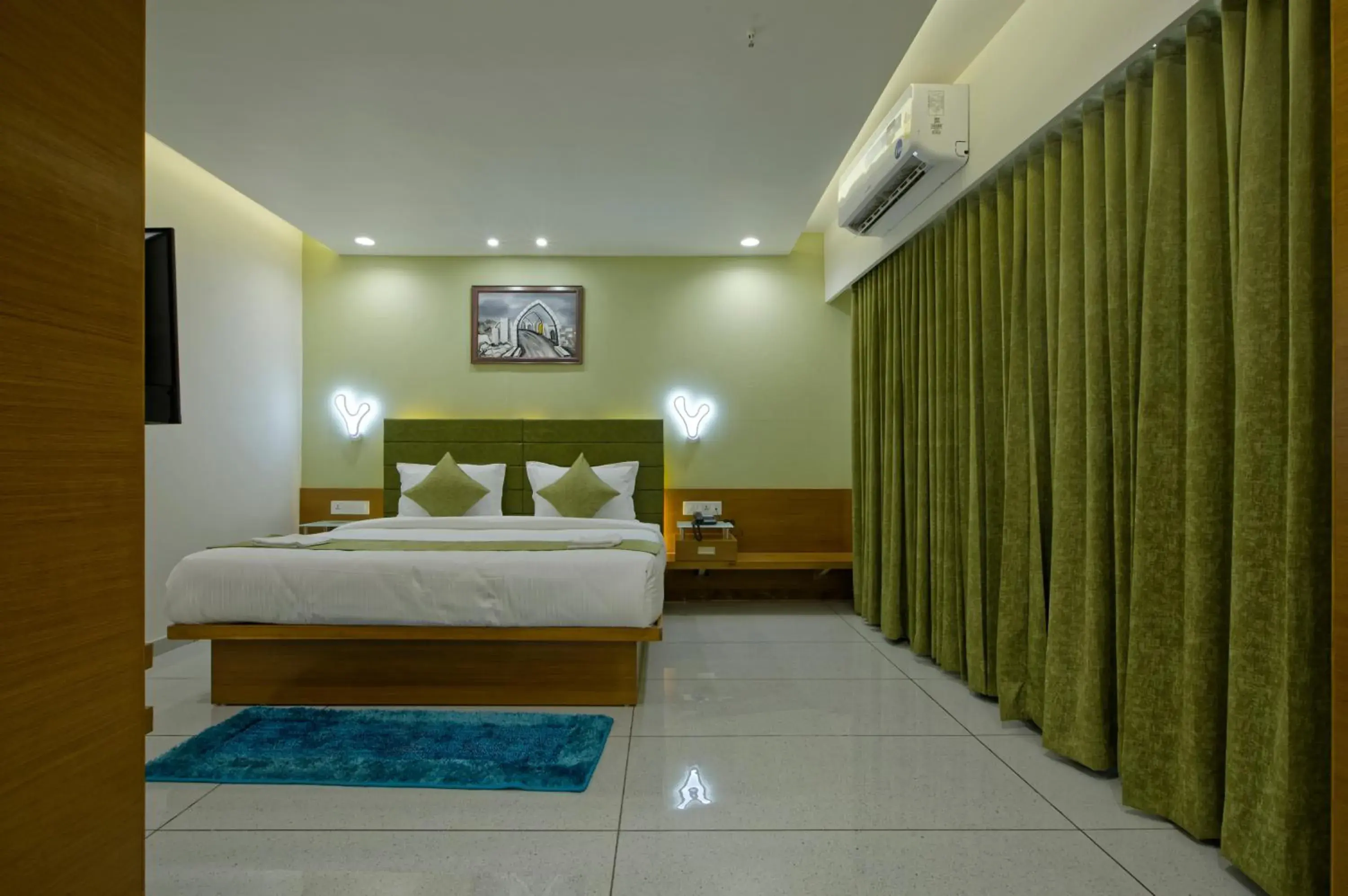 Bed in HOTEL AURELLIA Bed in HOTEL AURELLIA