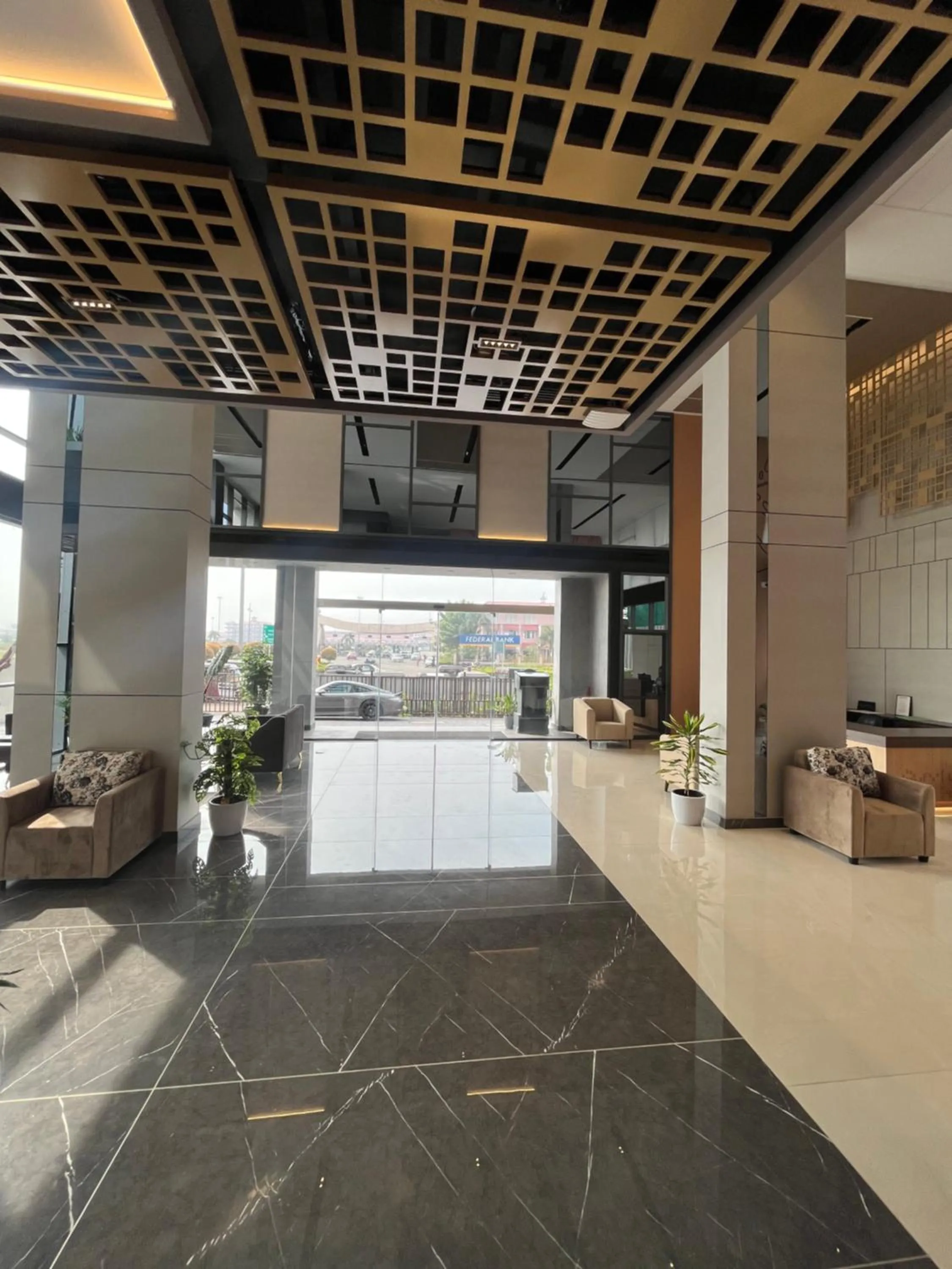 Lobby or reception in PRESIDENCY AIRPORT HOTEL