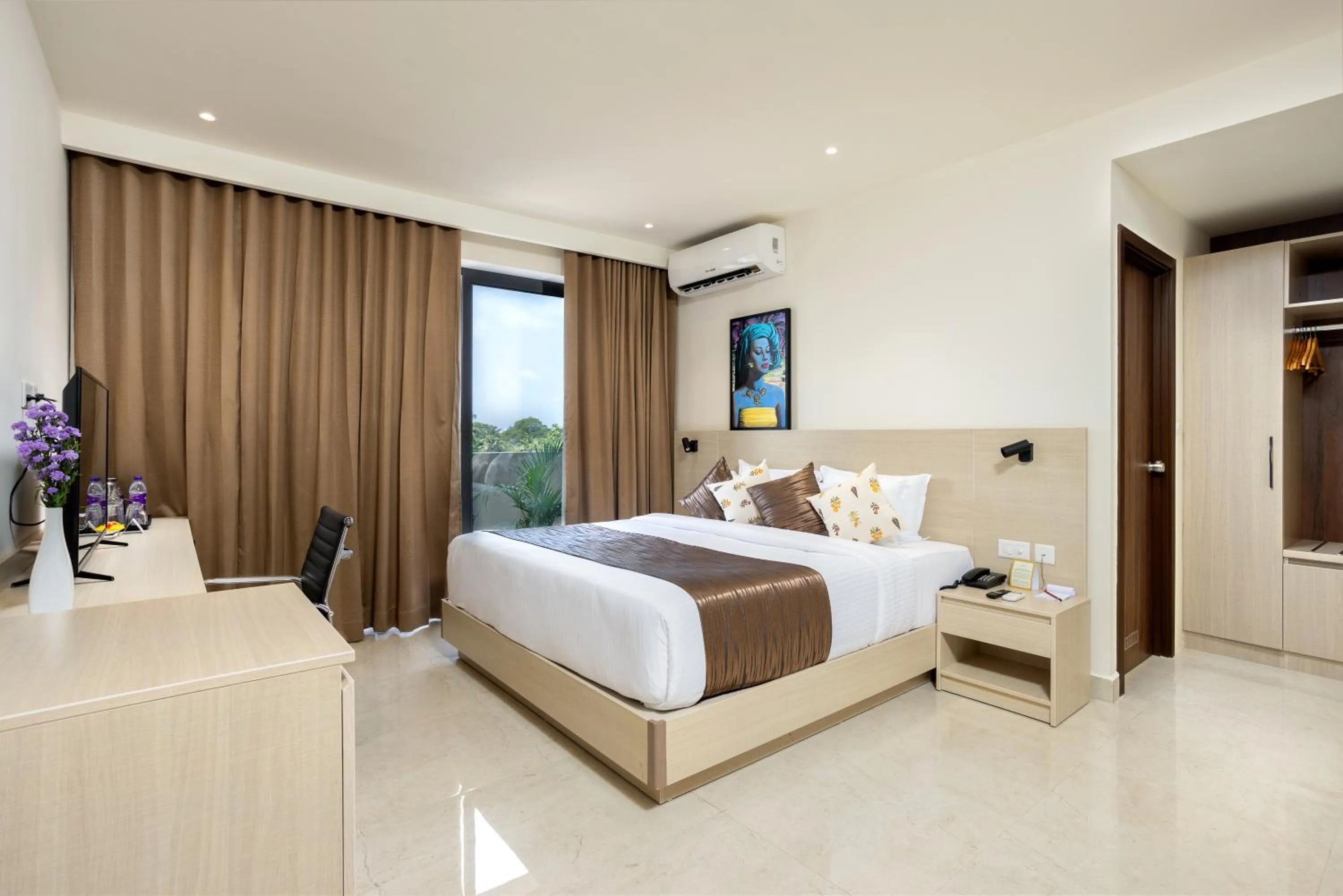 Bed in PRESIDENCY AIRPORT HOTEL