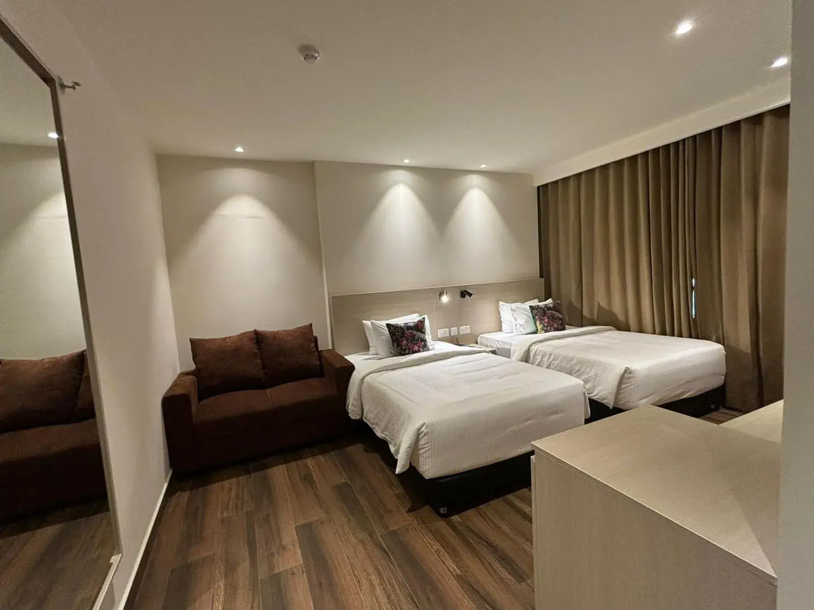 Deluxe Twin Room in PRESIDENCY AIRPORT HOTEL Deluxe Twin Room in PRESIDENCY AIRPORT HOTEL