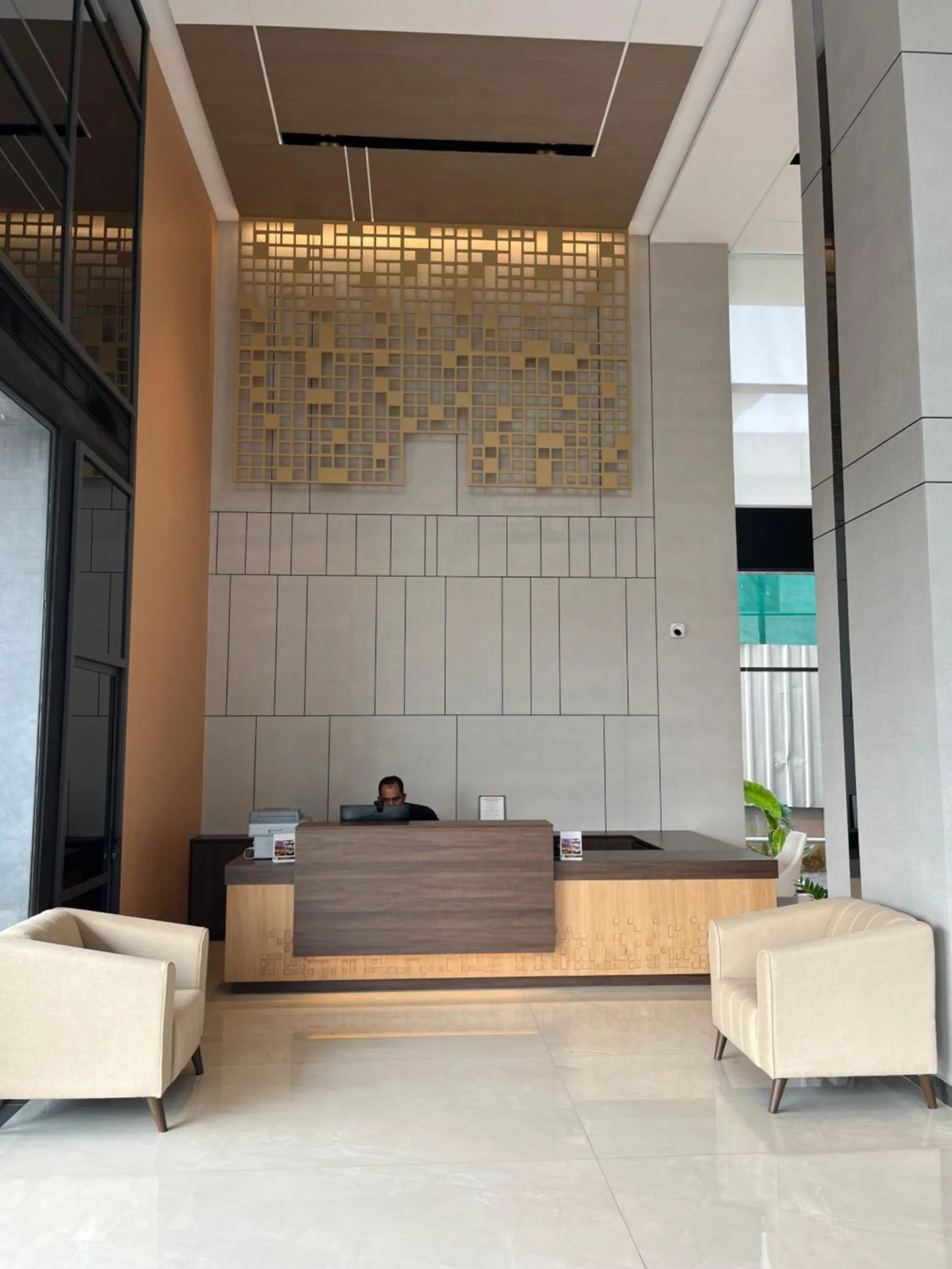 Lobby or reception in PRESIDENCY AIRPORT HOTEL