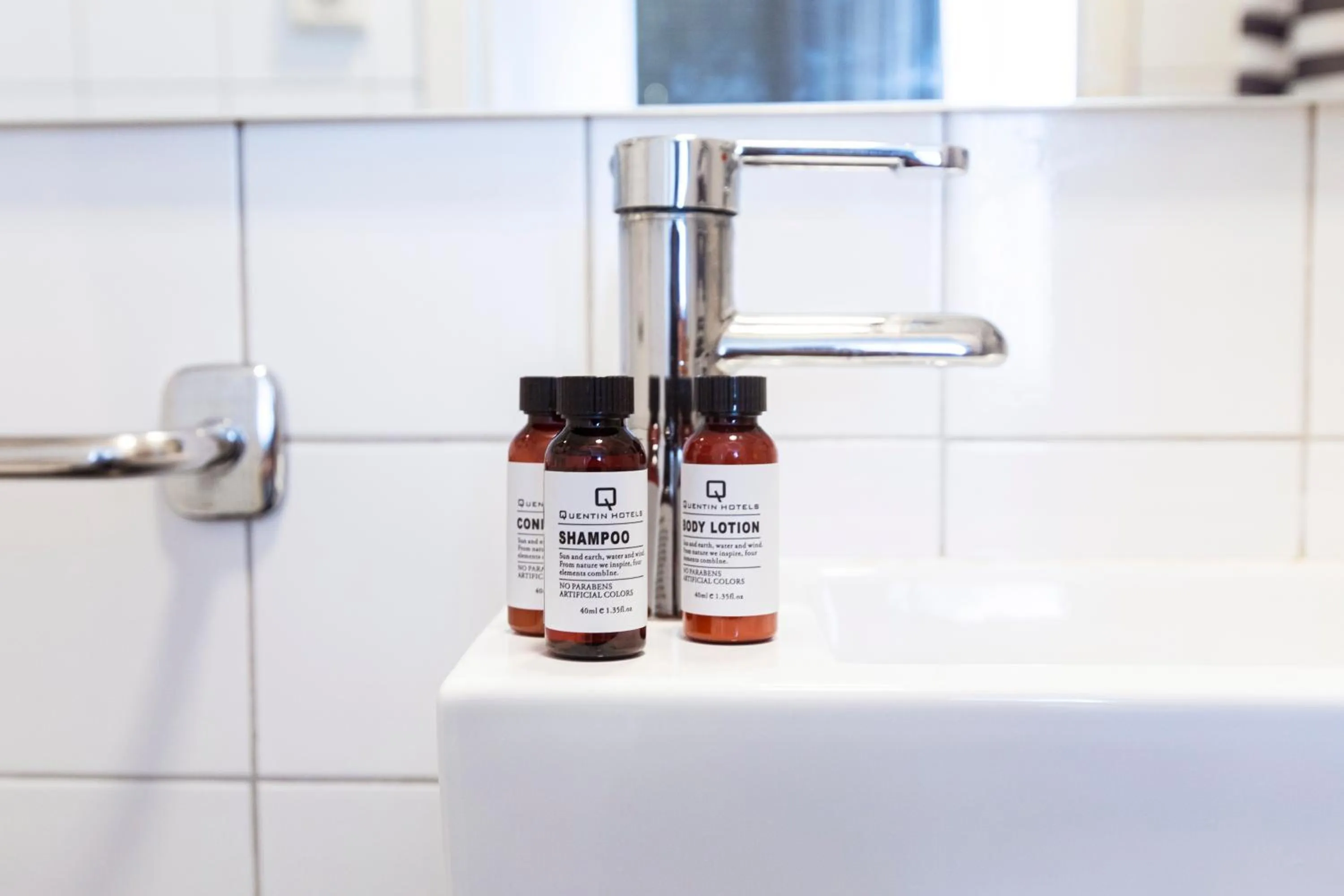 Bathroom in Quentin Amsterdam Hotel