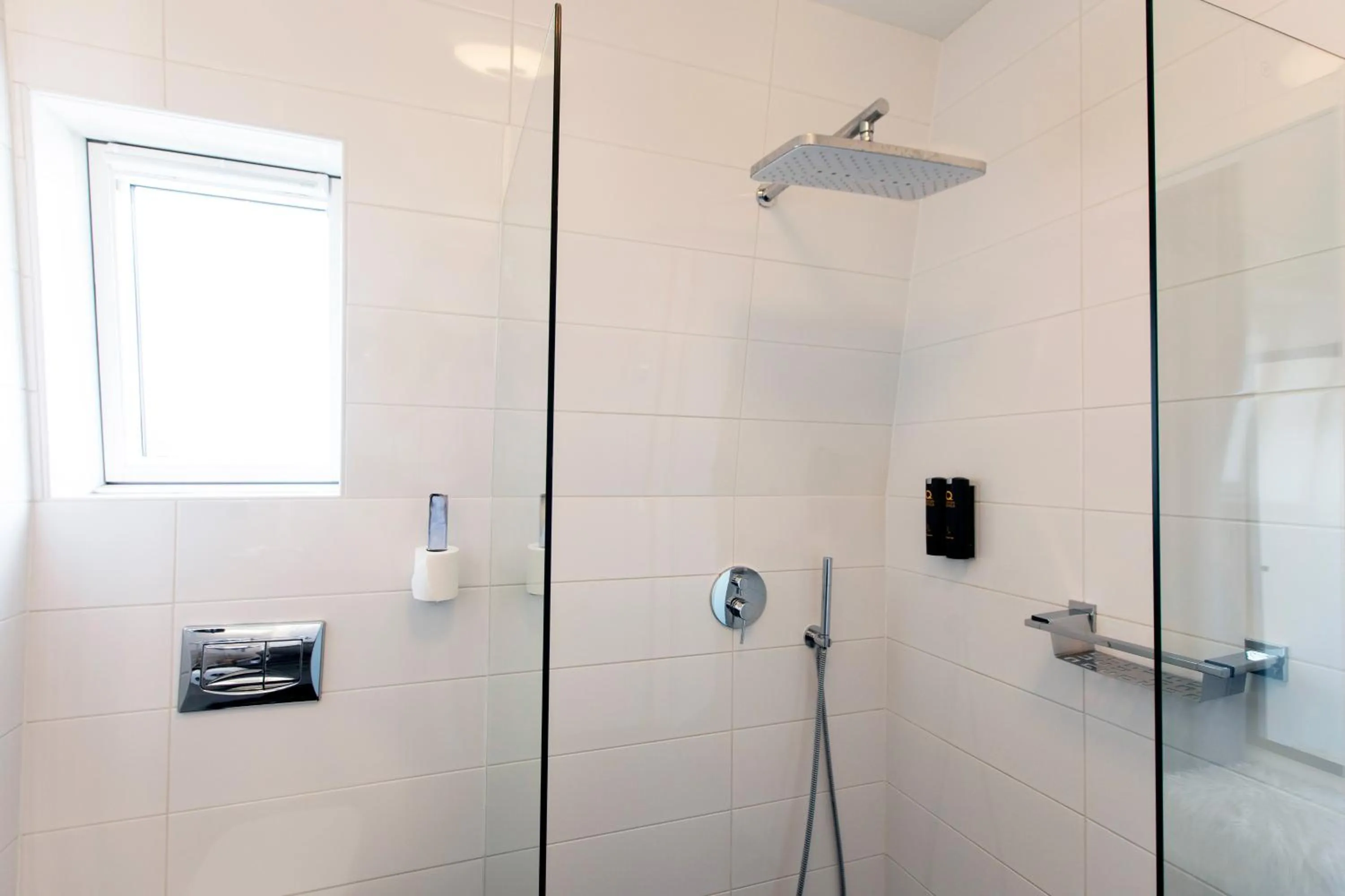 Shower in Quentin Amsterdam Hotel