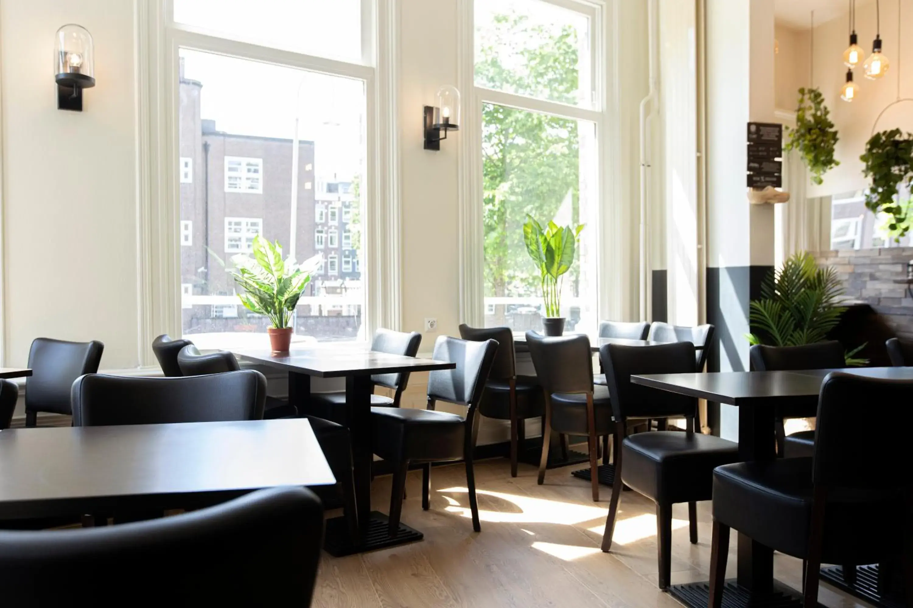 Restaurant/places to eat in Quentin Amsterdam Hotel Restaurant/places to eat in Quentin Amsterdam Hotel