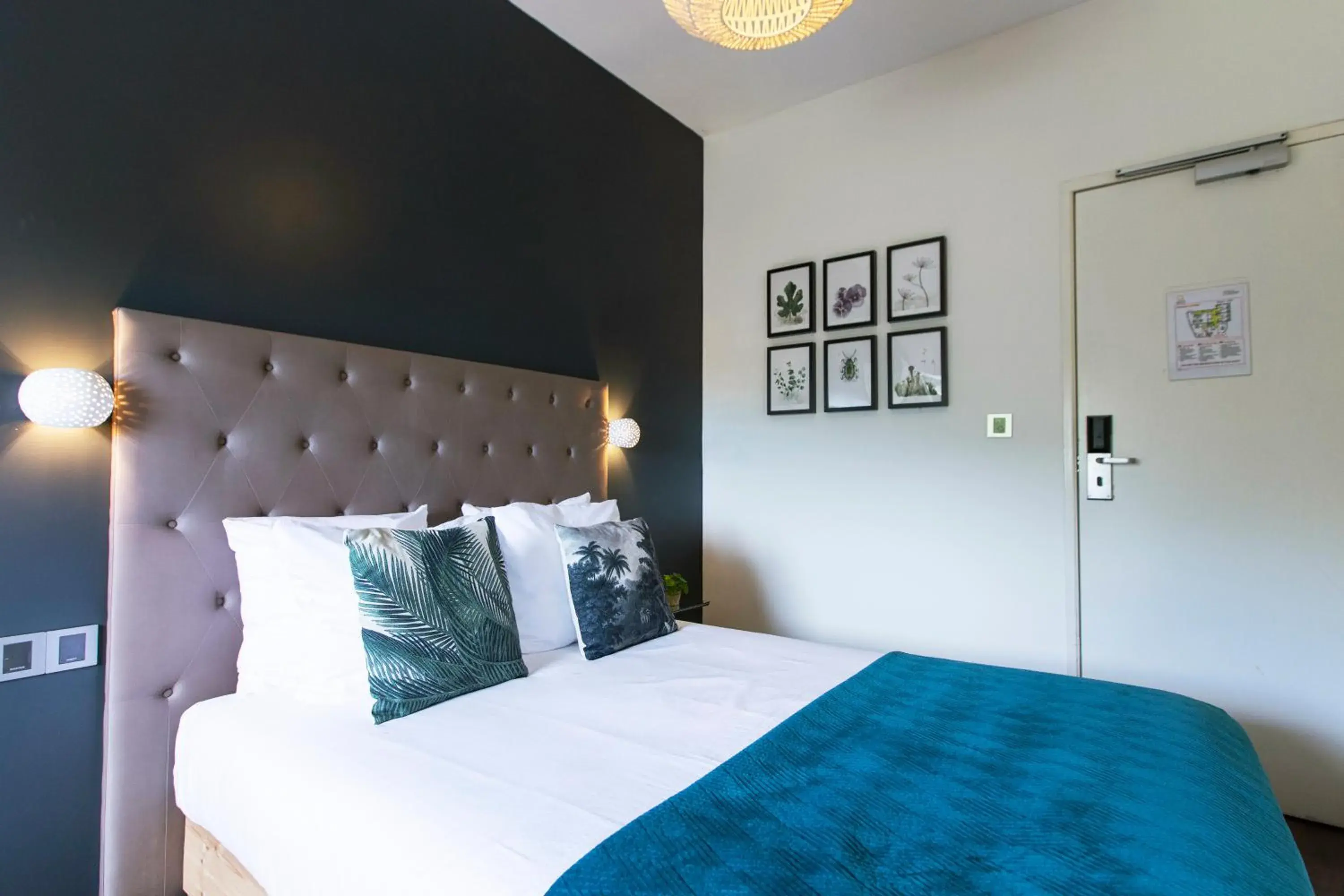 Luxury Double Room in Quentin Amsterdam Hotel Luxury Double Room in Quentin Amsterdam Hotel