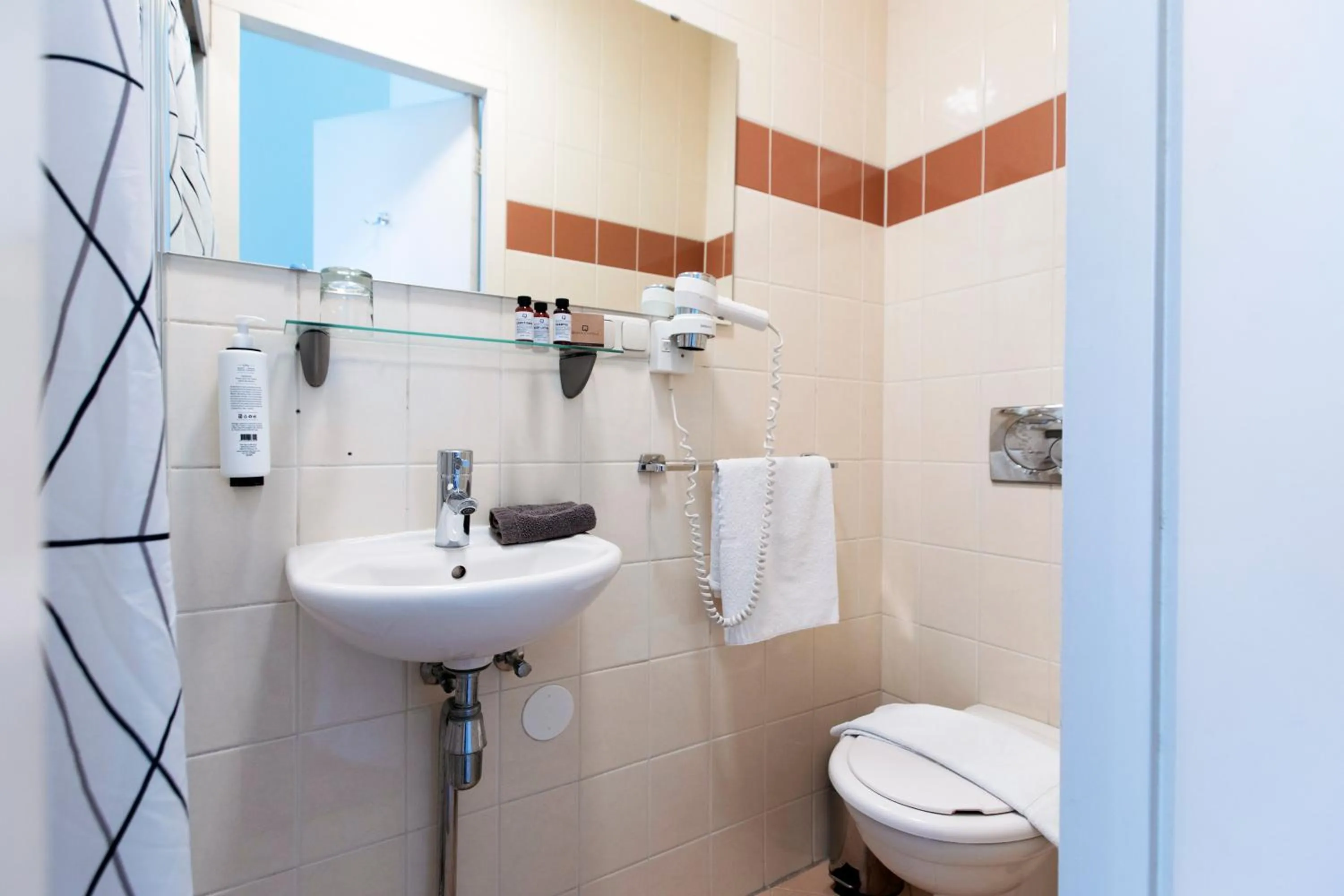 Bathroom in Quentin Amsterdam Hotel