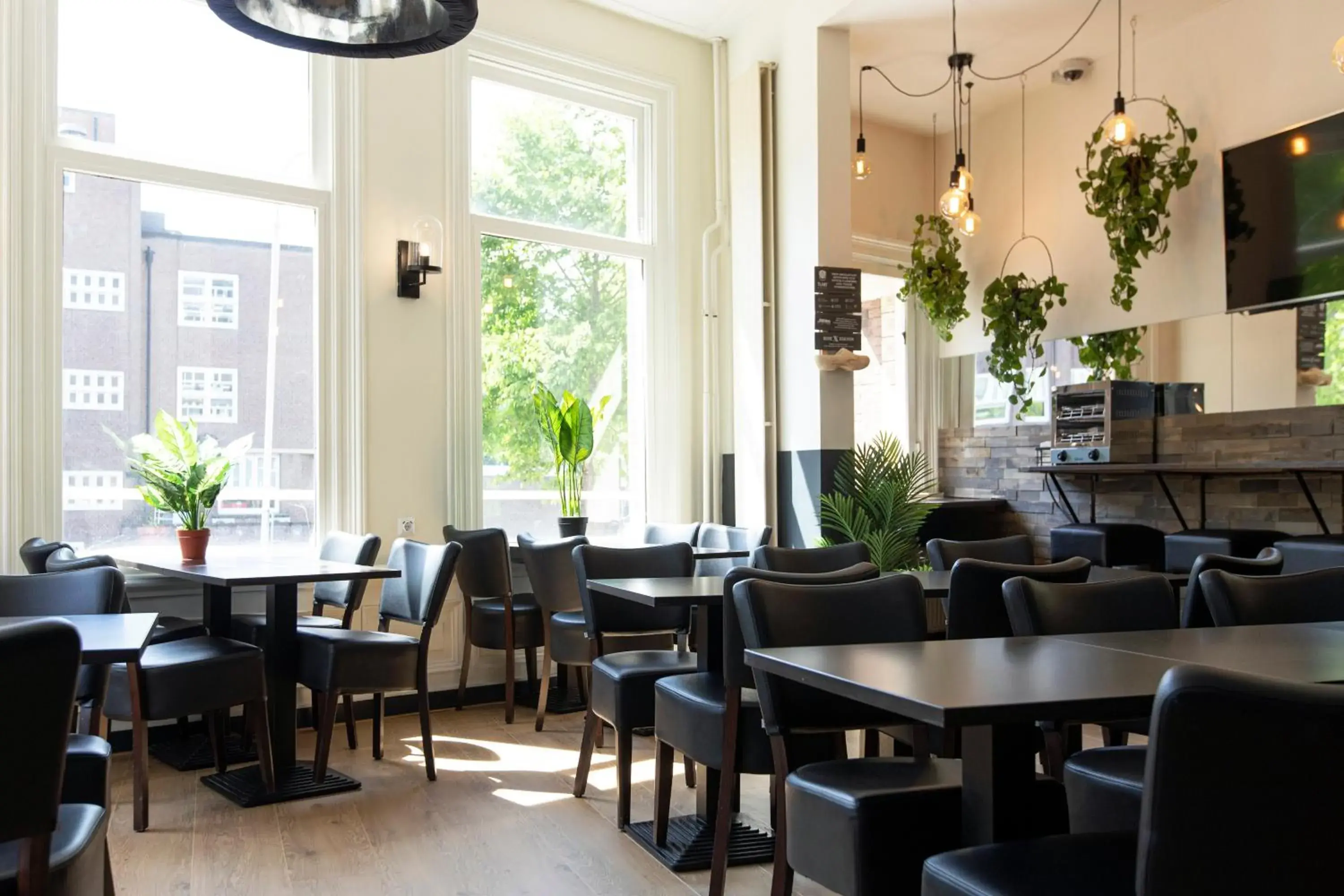 Restaurant/places to eat in Quentin Amsterdam Hotel Restaurant/places to eat in Quentin Amsterdam Hotel