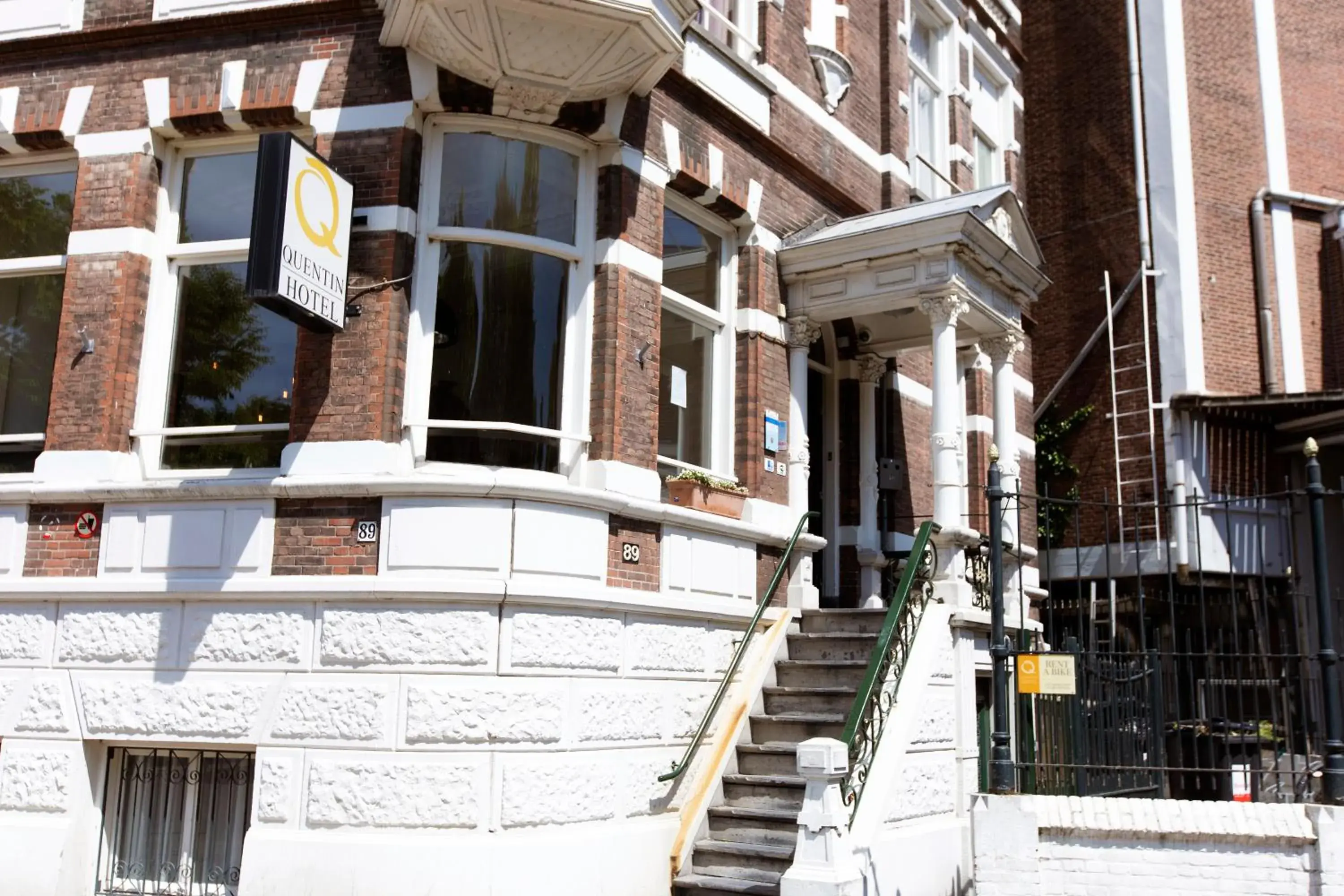 Property building in Quentin Amsterdam Hotel Property building in Quentin Amsterdam Hotel