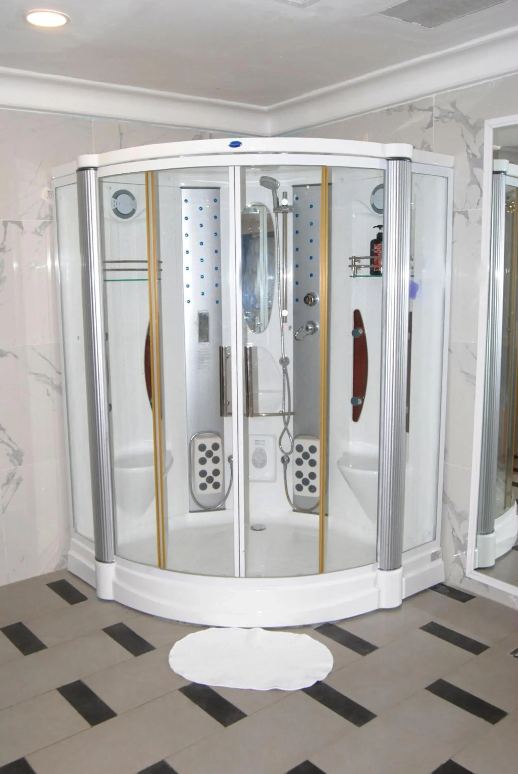 Spa and wellness centre/facilities in Benin Royal Hotel Spa and wellness centre/facilities in Benin Royal Hotel