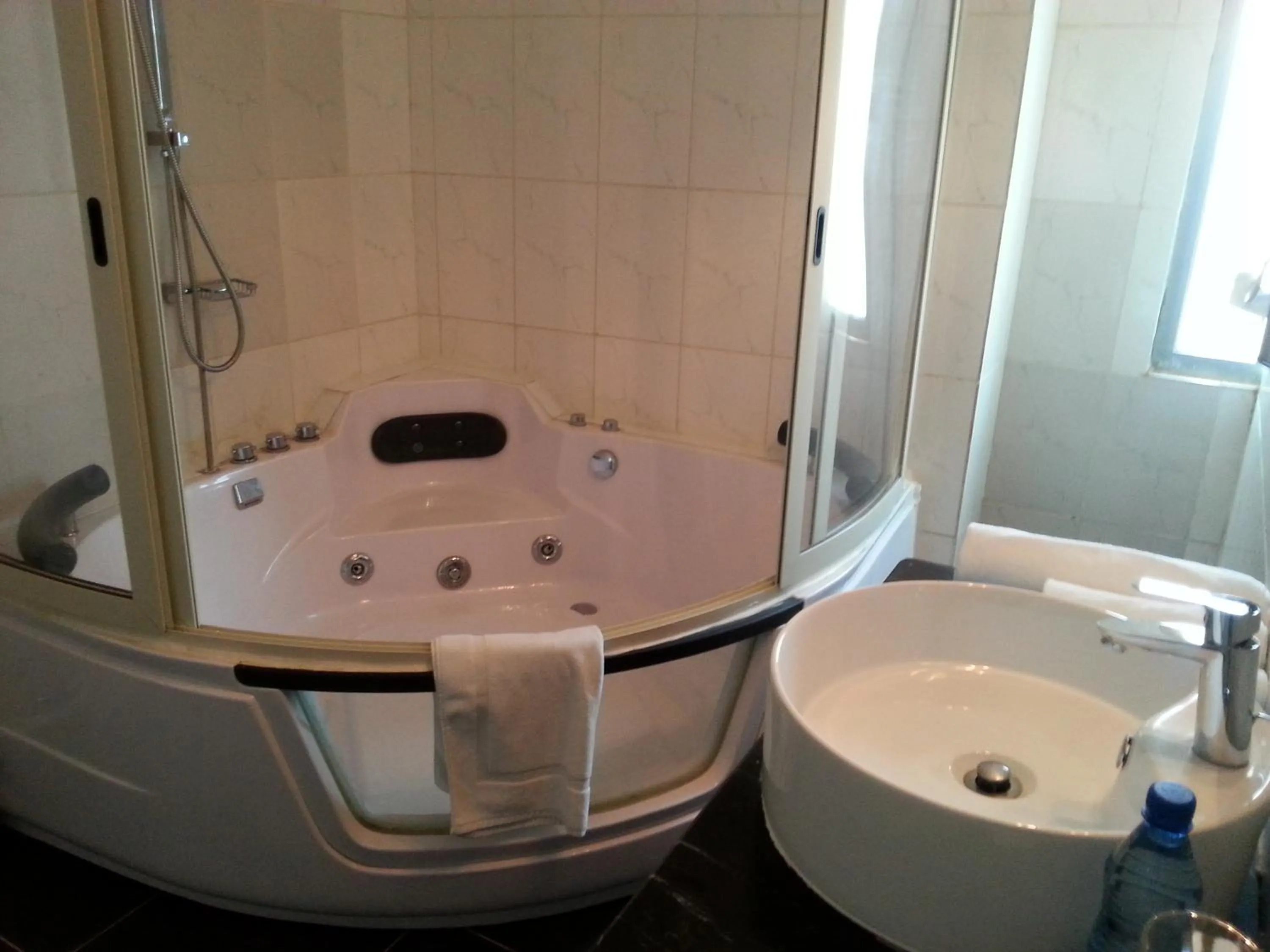 Bathroom in Benin Royal Hotel